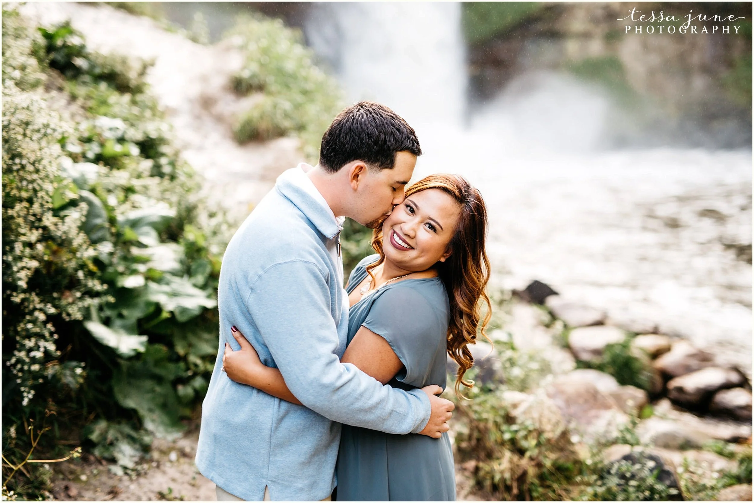 minnehaha-falls-engagement-st-cloud-photographer-2.jpg
