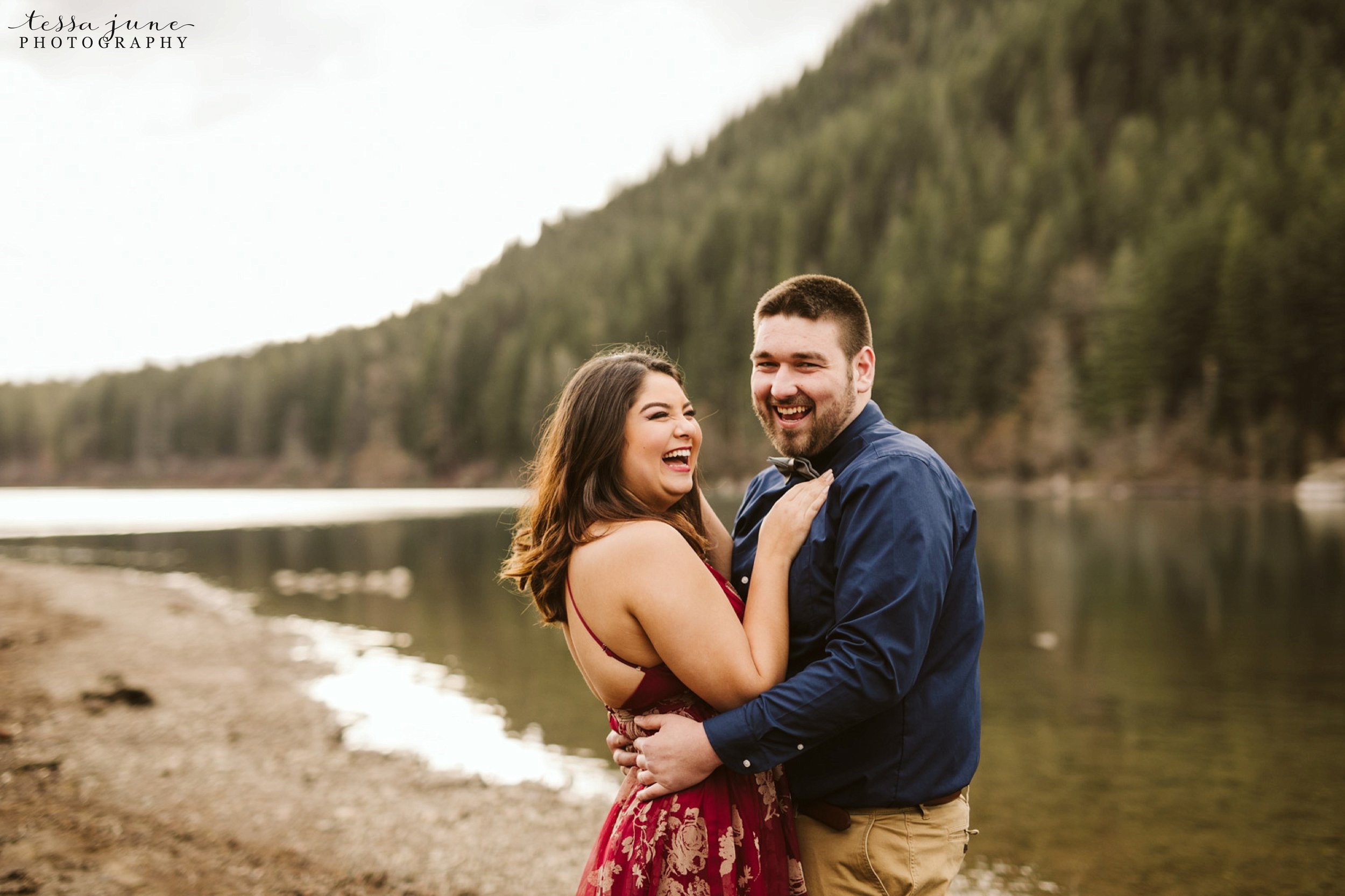 rattlesnake-lake-seattle-engagement-destination-photographer