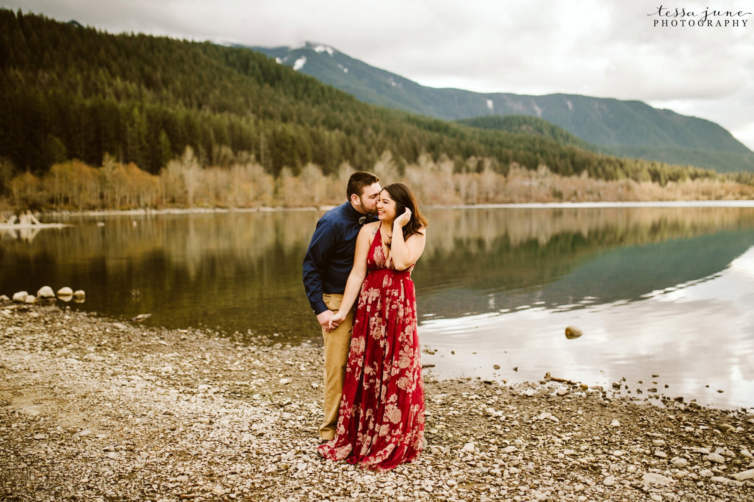 rattlesnake-lake-seattle-engagement-destination-photographer