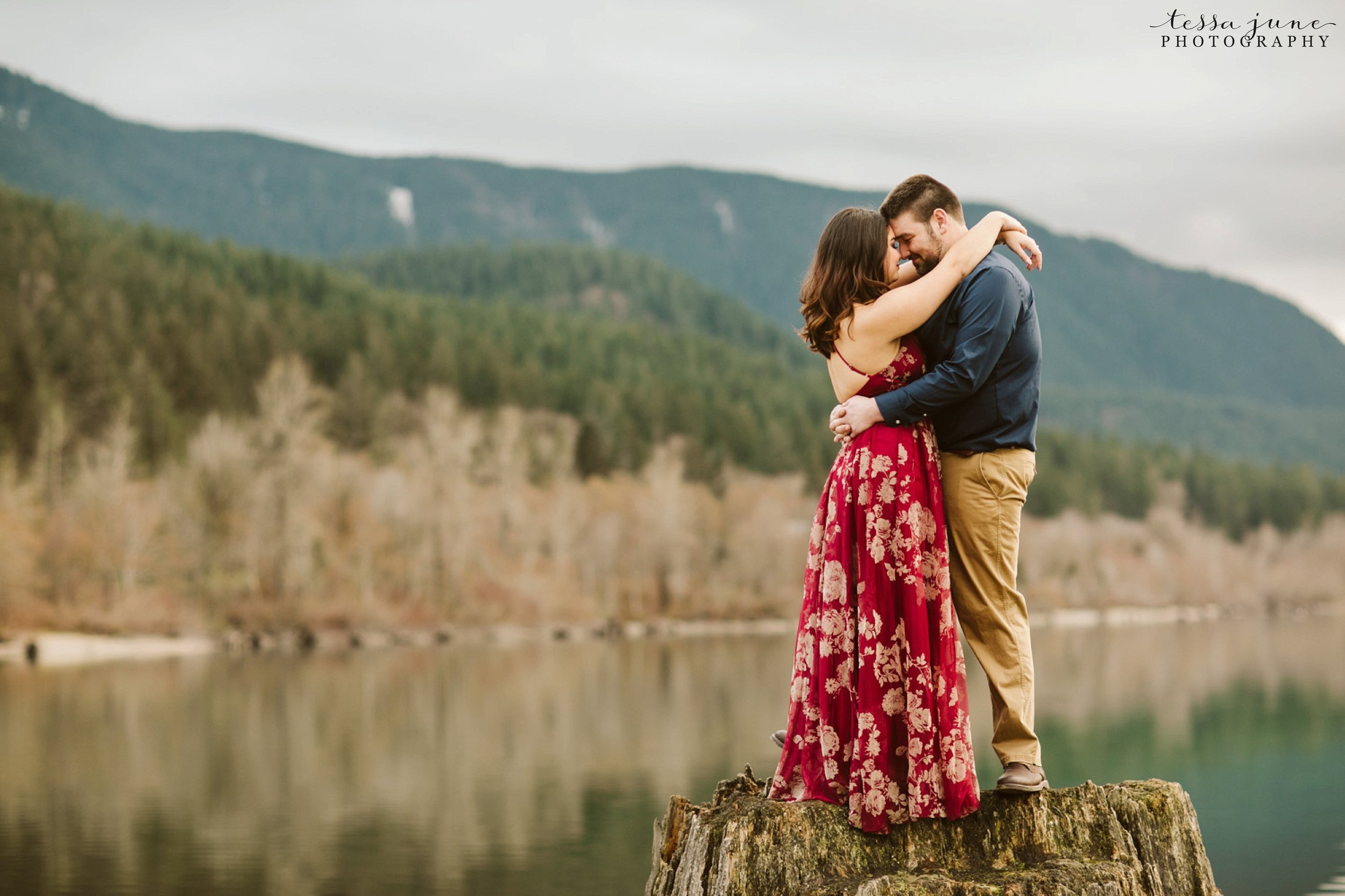 rattlesnake-lake-seattle-engagement-destination-photographer