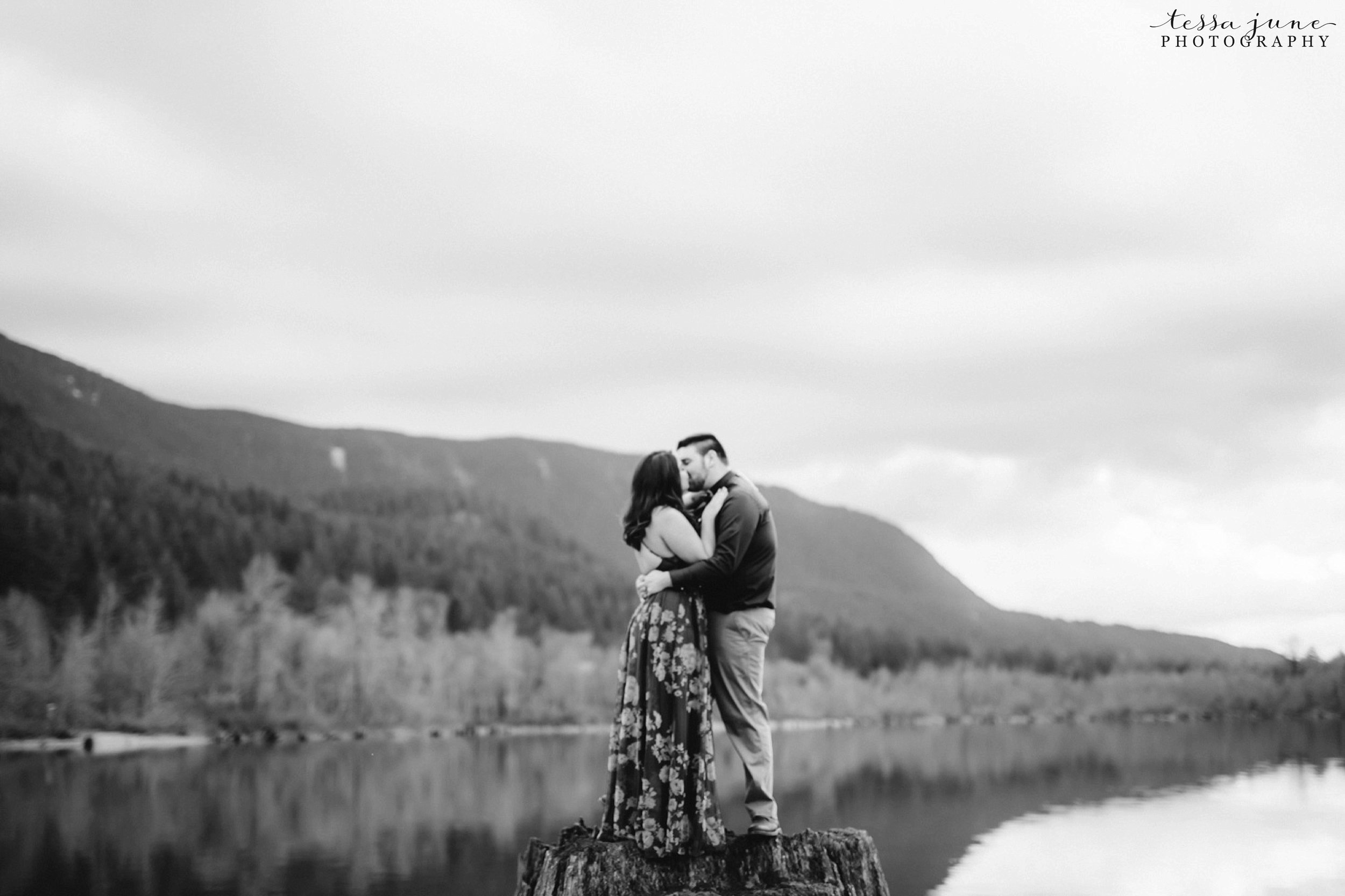 rattlesnake-lake-seattle-engagement-destination-photographer-65.jpg