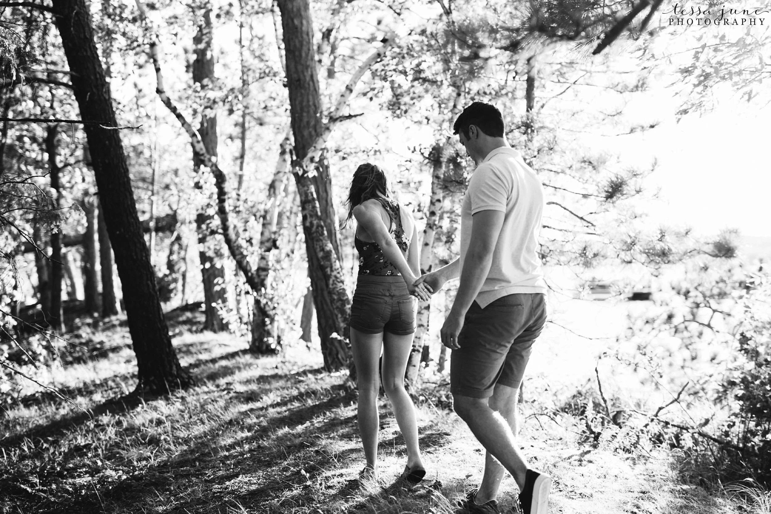 brainerd-lake-cabin-engagement-northern-minnesota-9.jpg
