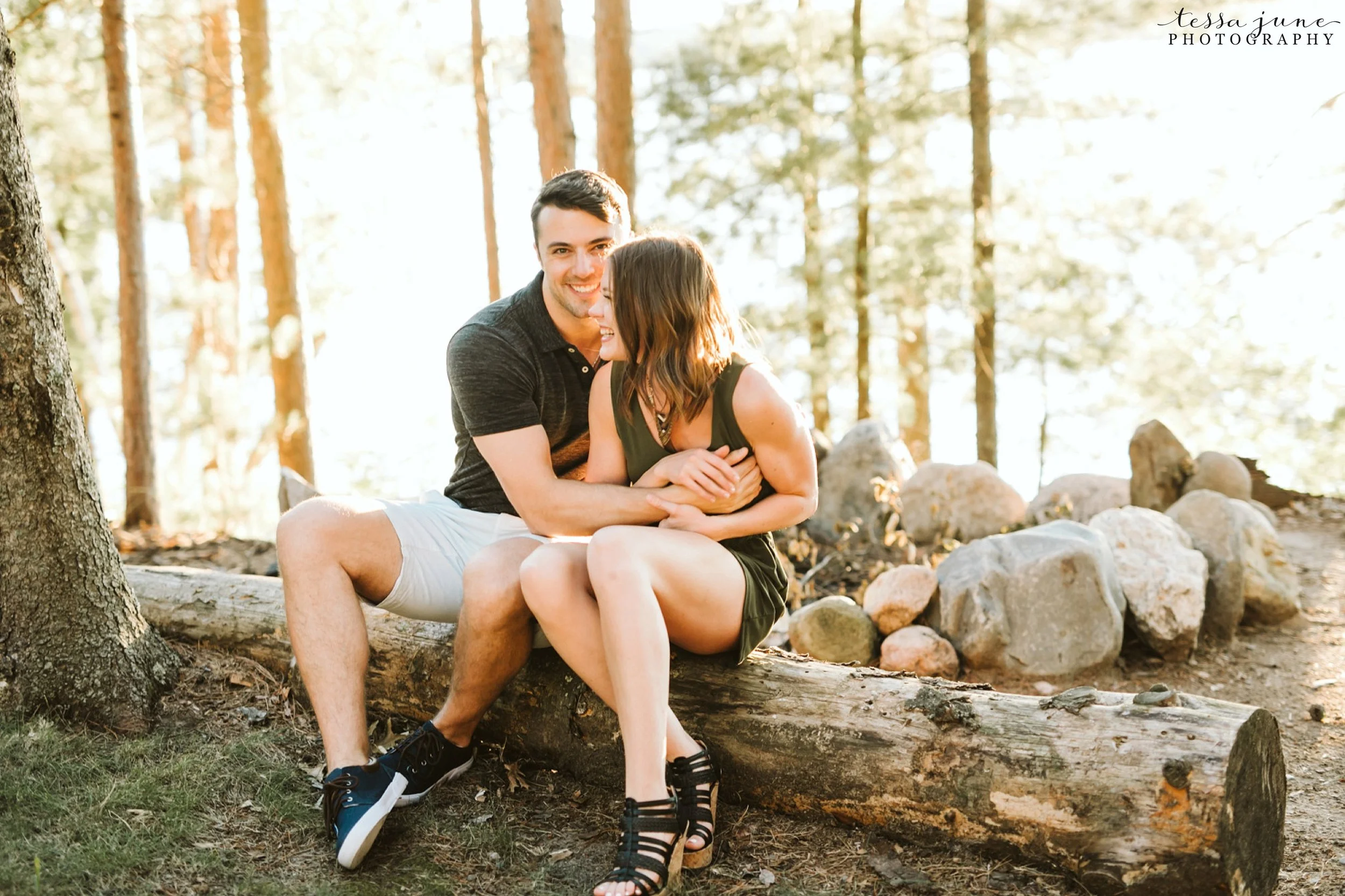 brainerd-lake-cabin-engagement-northern-minnesota-25.jpg