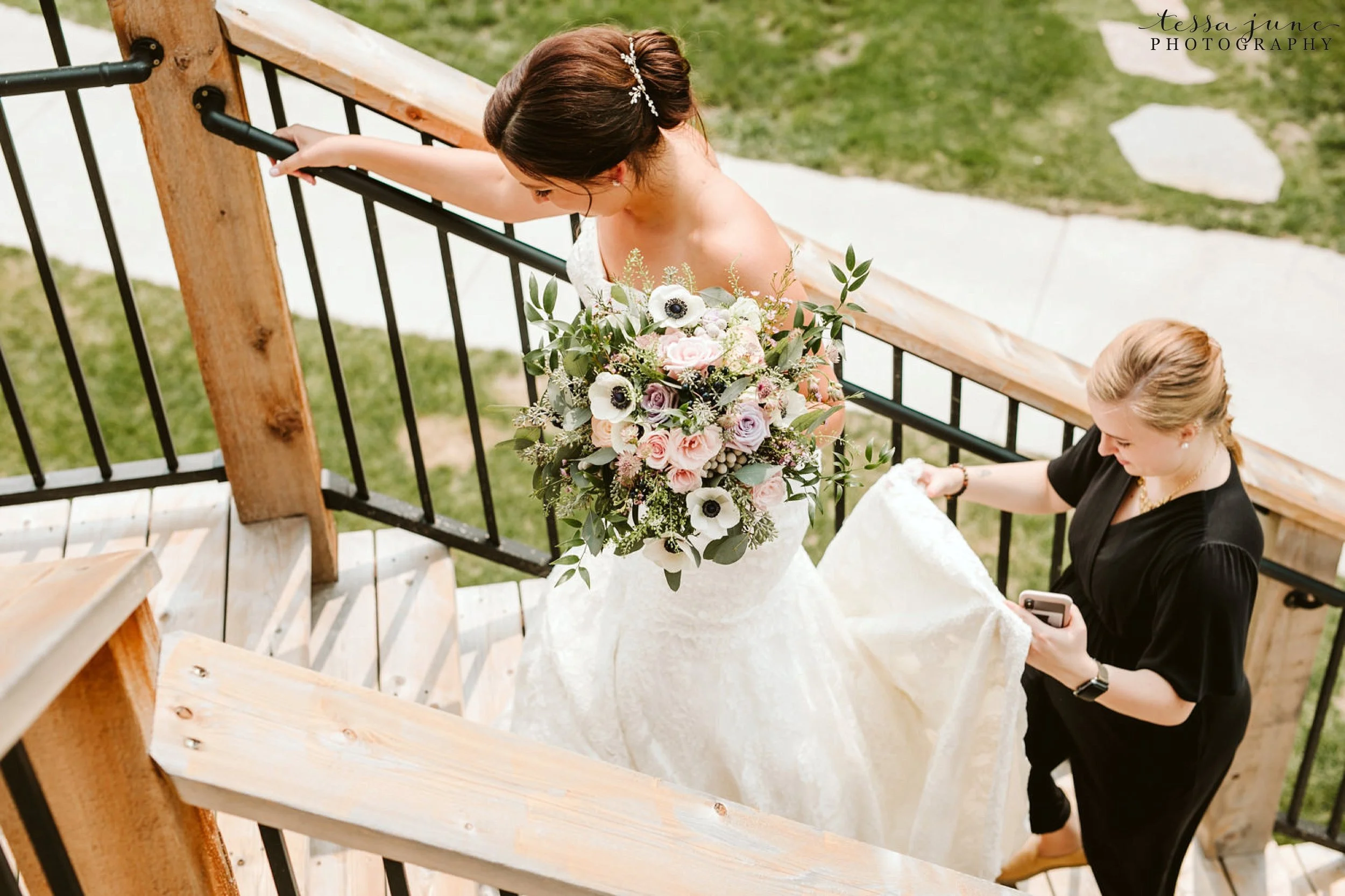 gathered-oaks-barn-wedding-alexandria-minnesota-21.jpg