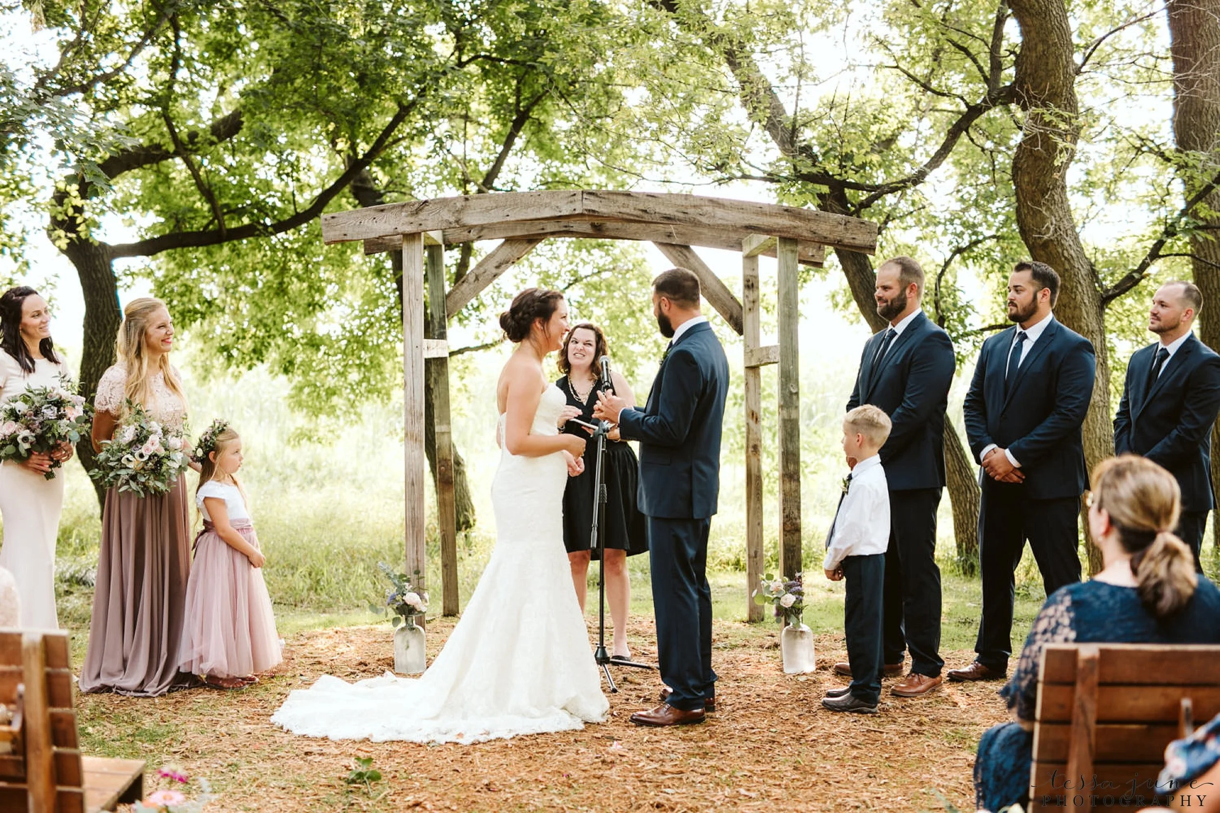 gathered-oaks-barn-wedding-alexandria-minnesota-72.jpg