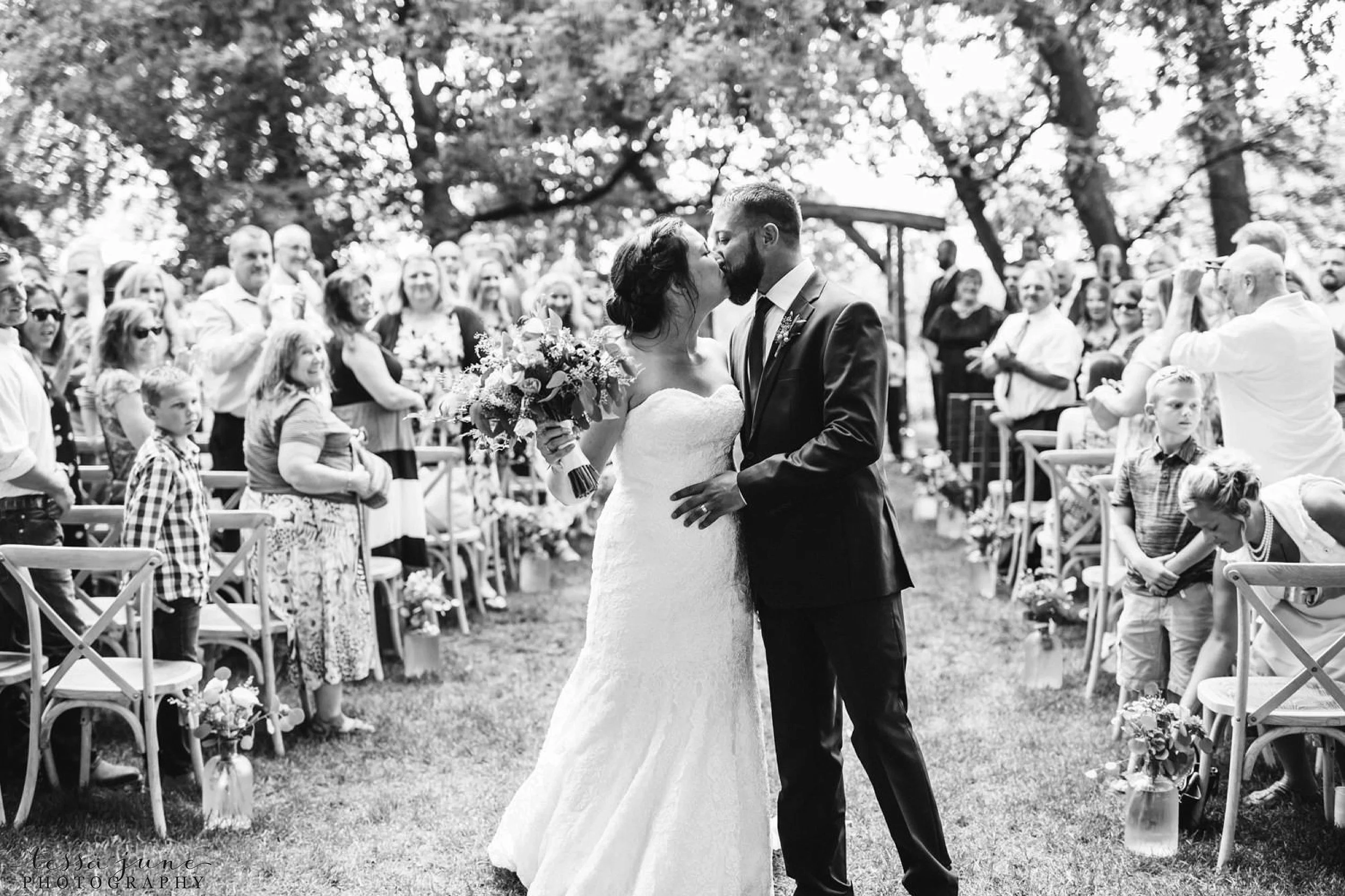 gathered-oaks-barn-wedding-alexandria-minnesota-75.jpg