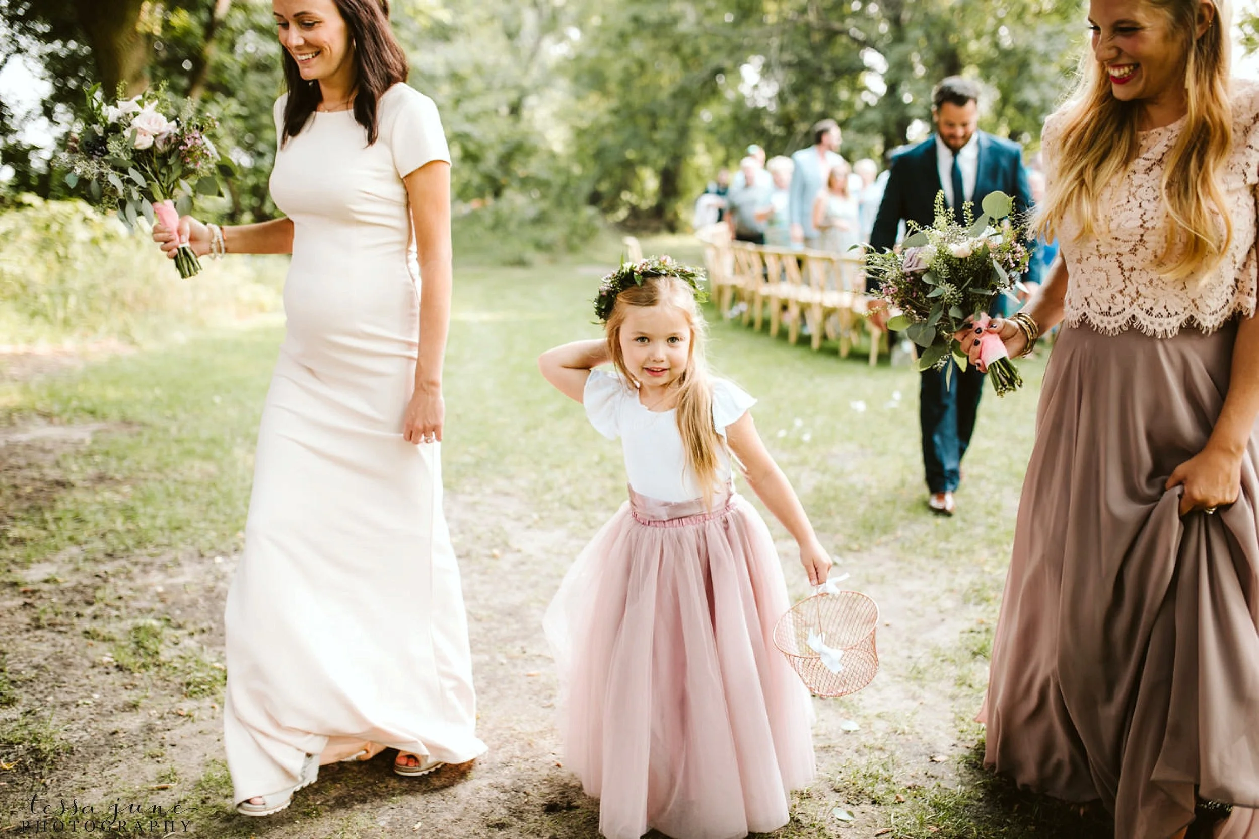 gathered-oaks-barn-wedding-alexandria-minnesota-76.jpg