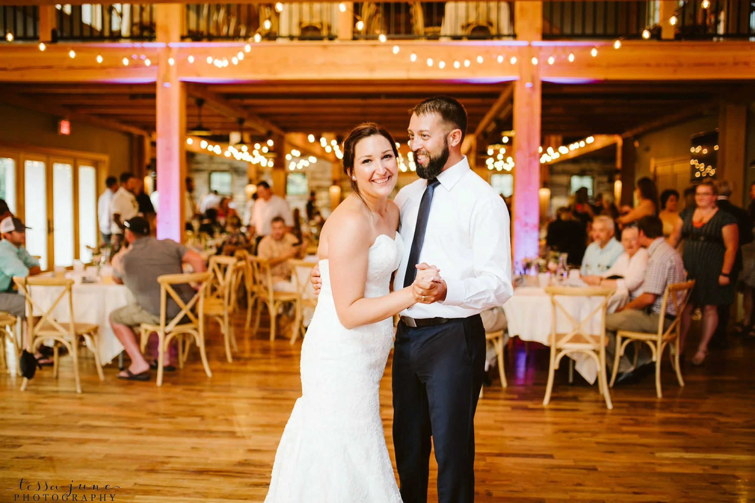 gathered-oaks-barn-wedding-alexandria-minnesota-185.jpg