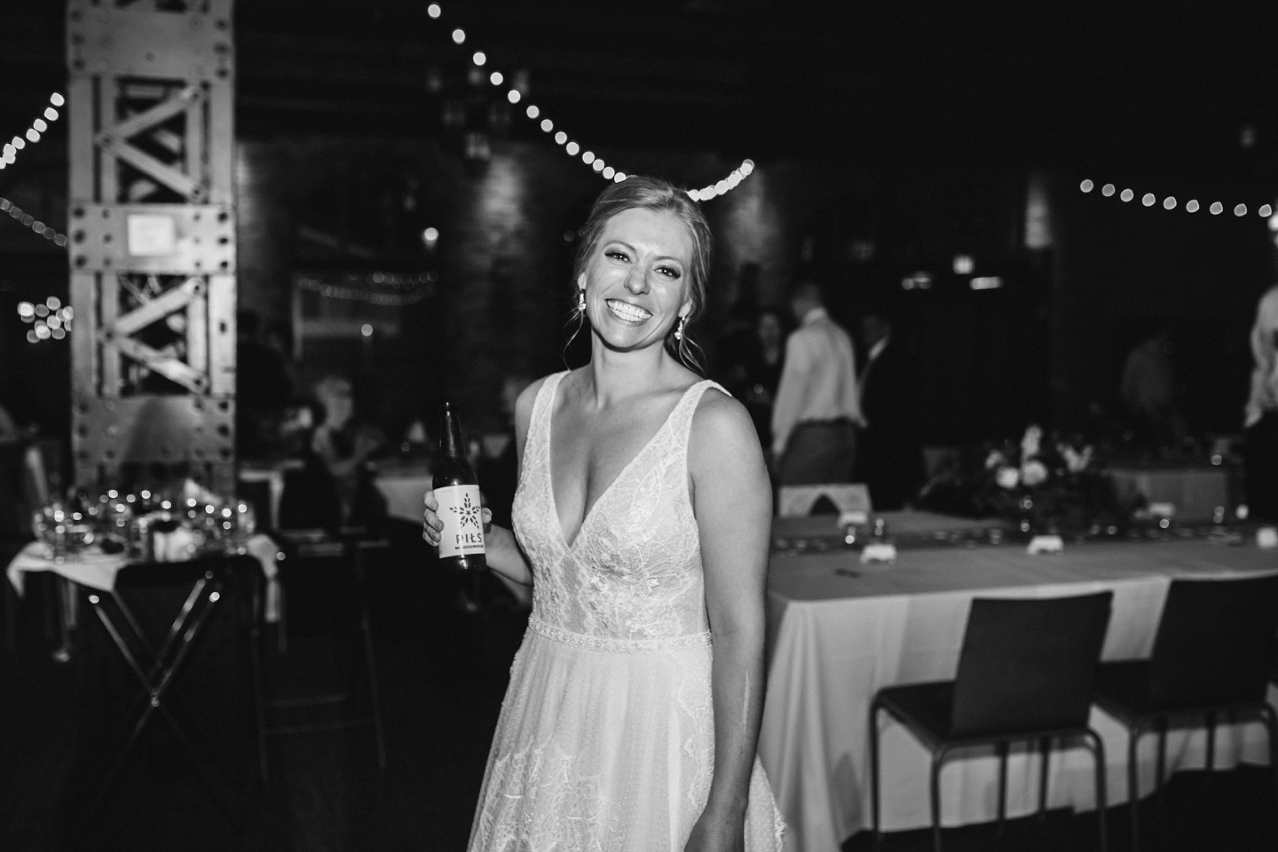 Nicollet-Island-Pavilion-Minneapolis-September-Coral-Navy-Wedding-199.jpg