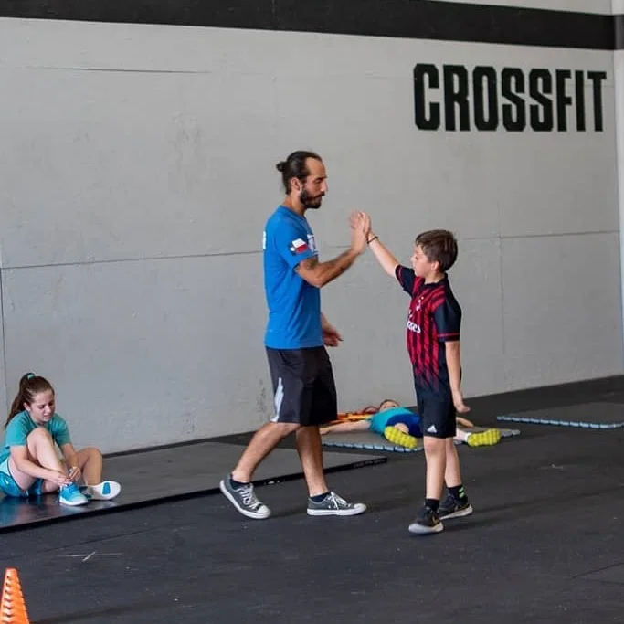 At Skyline CrossFit Kids our goal is to have fun, move, and build confidence! Come see us Sunday 1pm (6-11 yr olds) and 2pm (9-13 yr olds)