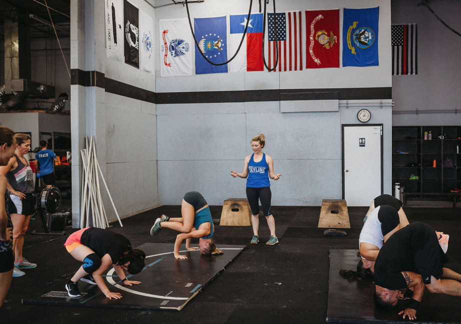 Freestanding Handstand progressions with Coach Amisha.