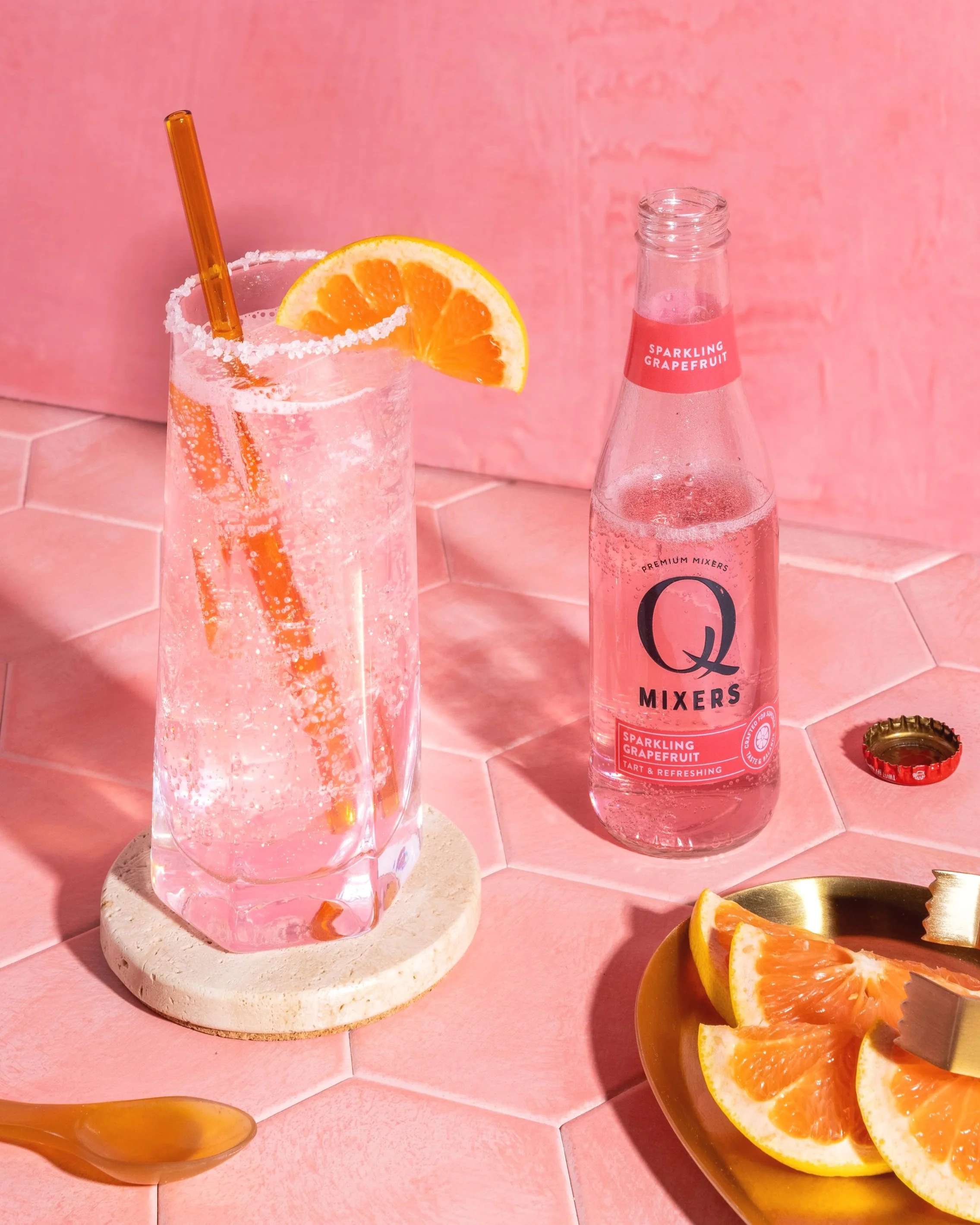 55_SparklingGrapefruit_PALOMA_BOTTLE_Q+Mixers+May+2024+Jackie3330capup-Edit.jpg