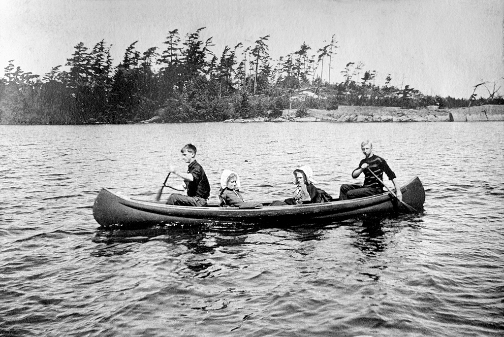  Versatile, reliable, graceful, the canoe could be used for pleasure or for work, although which one this is, is anyone’s guess. A tradition inherited from the First Nations and&nbsp;from the voyageurs, the ability to handle a canoe properly&nbsp;was