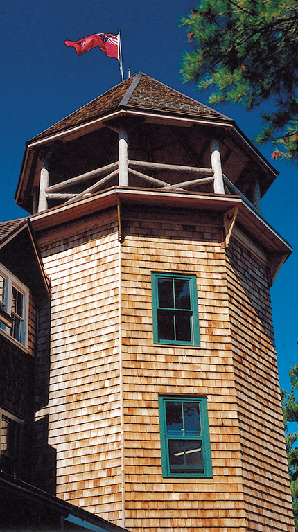  The Ojibway’s tower, designed by Rochester architect Claude Bragdon and completed in 1913, had the largest rooms and boasted private bathrooms. 