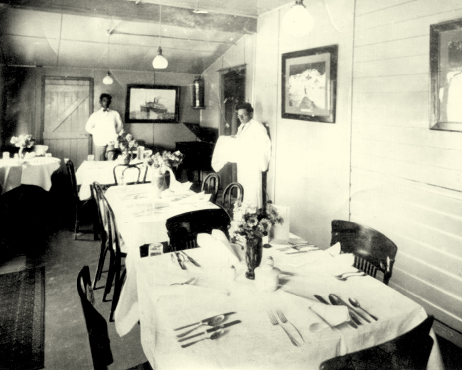 For holidayers “sharp-set with hunger and desirous of appeasing it before embarking,” meals were offered on the Pointe au Baril dock at Gordon Jacobs’ CPR restaurant.