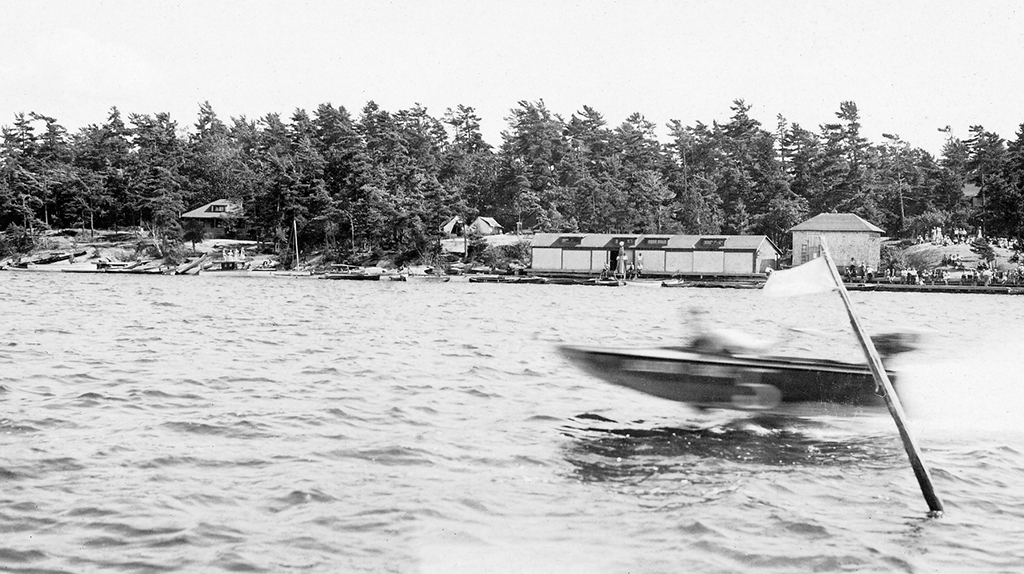 In the 1920s, the open speed-boat race was among the regatta’s most exciting, and expensive, events: the entry fee was $1 per boat. 