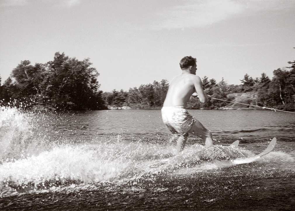 WaterskiingR-DUO.jpg