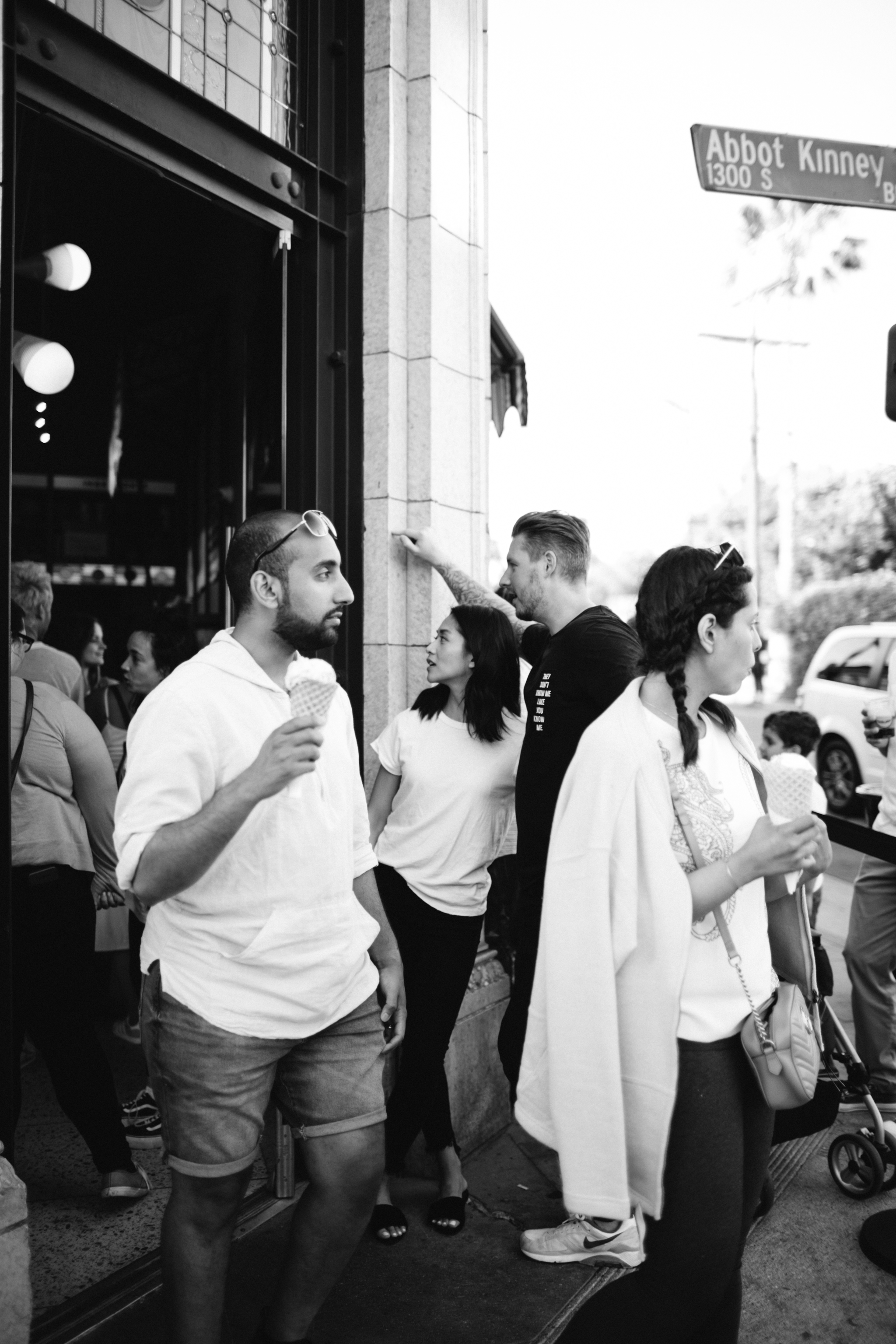 abbot kinney venice engagement-1038.jpg