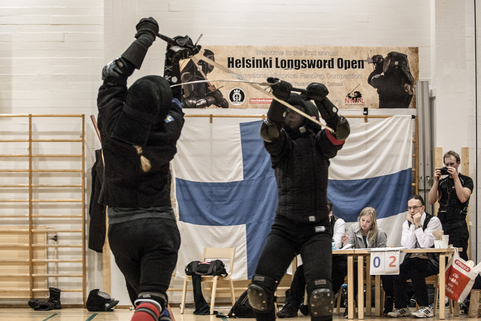 Norjan Margit Reiersen (vas.) ja Eliisa Keskinen (oik.) kohtasivat Helsinki Longsword Openin naisten sarjan finaalissa.