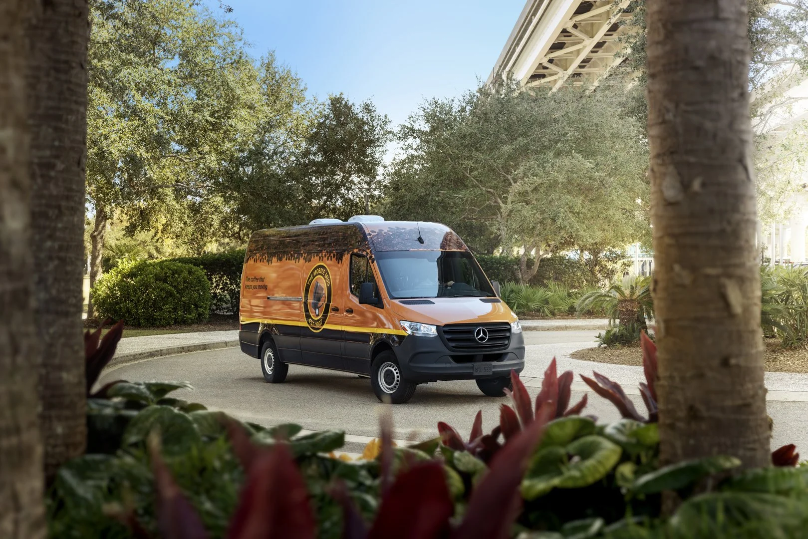 MB_VANS_2208_Shot05_Coffee_Exterior_Pickups_R_300_V2.jpg
