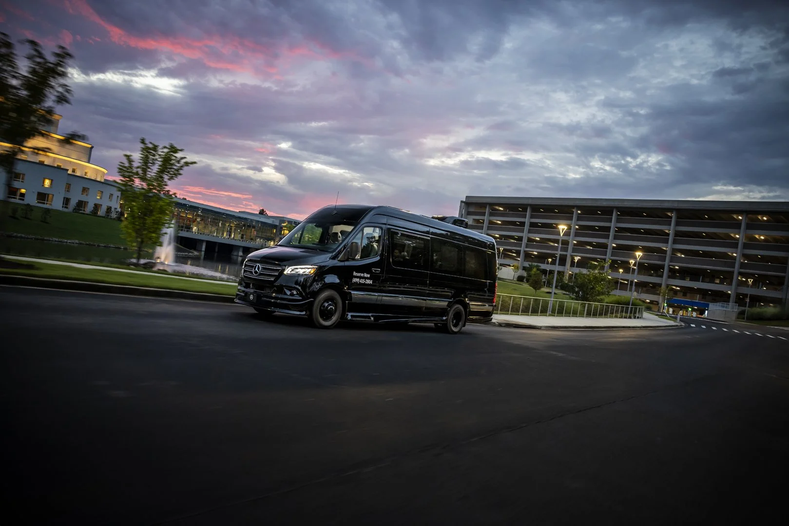 MP_MB_VANS_MY25_AUG24_11372_Executive_Driving_009158_R_300_V1.jpg