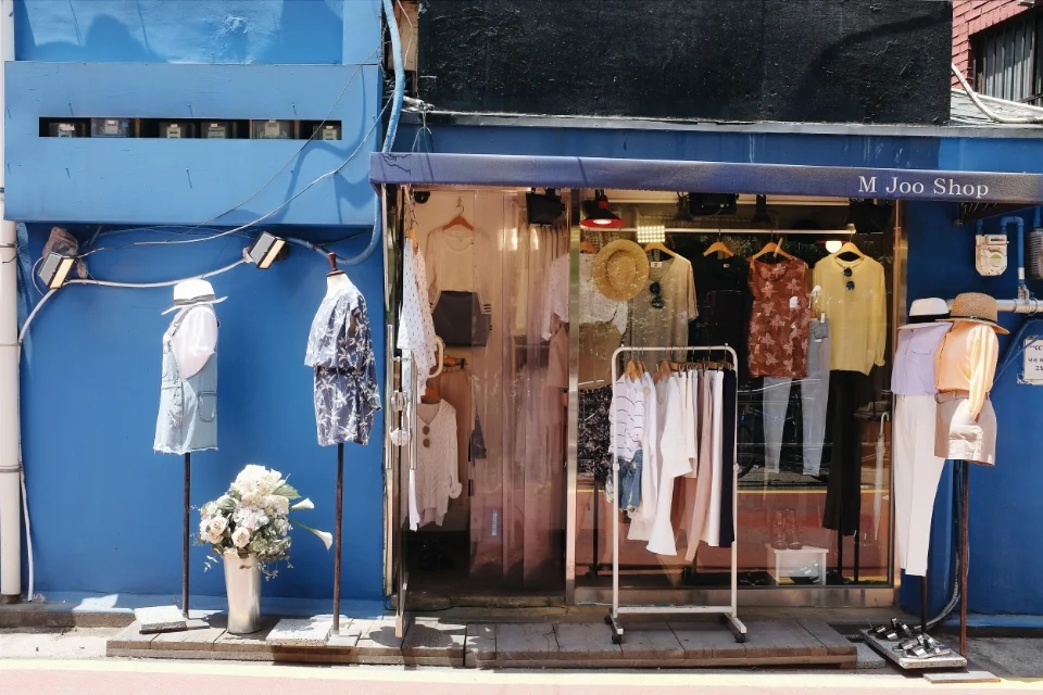 Eyeshopping: Hongdae Storefronts