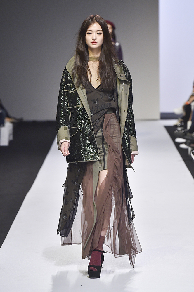 MUTZINE_SFWFW17_YOHANIX64.jpg