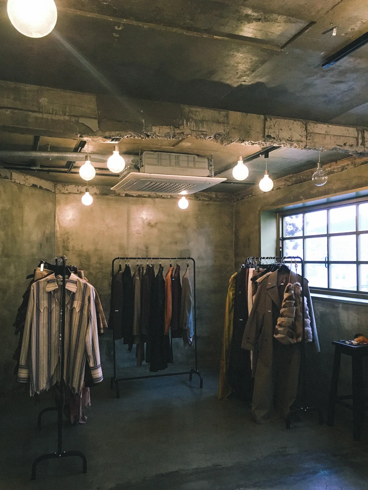 WINDOW00_SS18-8.jpg