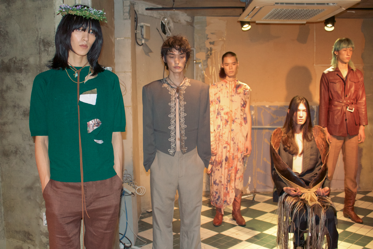 WINDOW00_SS18-15.jpg