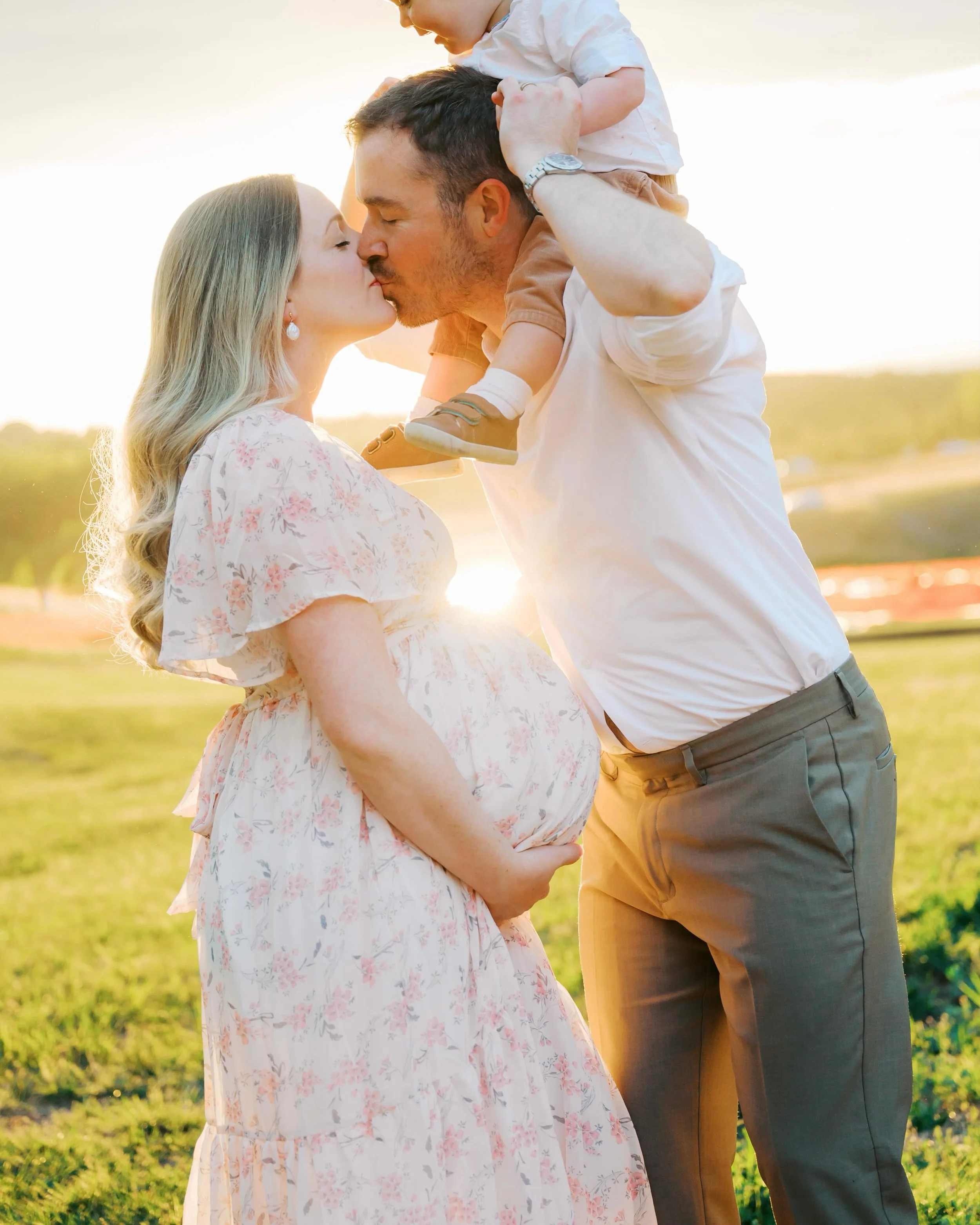Our next masterpiece ✨

Baby girl arriving June 2026 💕🫶 (aka any day now!!)

📸: @maggiemillsphotography.family

#maternity #maternityphotography #maternityshoot #babyontheway