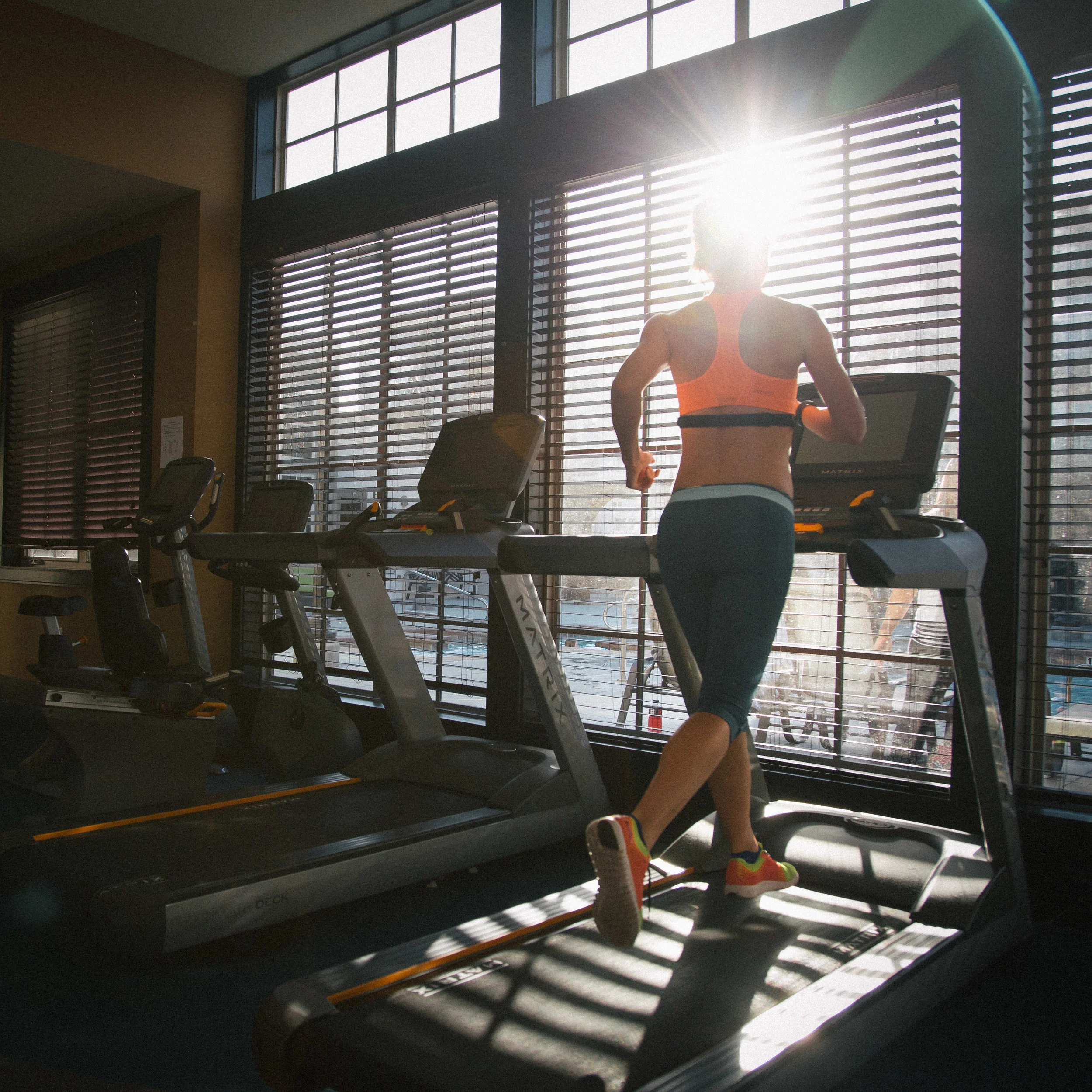 Often in a time crunch, I will do a cardio HIIT - where I run at a normal pace for about a minute and then sprint as fast as I can for a minute for 12 minutes. Killer! 