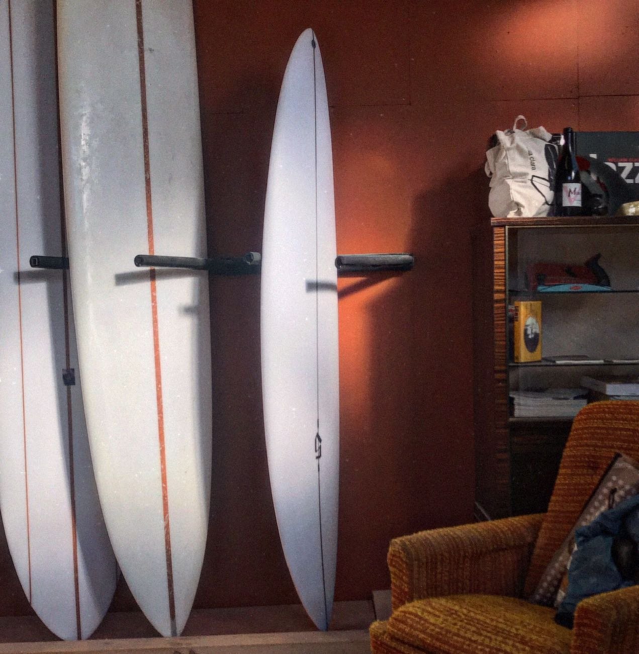 G jack clear  chilling in the rack. 
Handshape and twin fin rules. 

#boardmaker
#shaper  #shaperoom #spoesurfboards #hundredpercenthandmade #creativepeolple #lines #skill100 #createtoexplore #thecreatorclass #DIY #liveauthentic #instasurf #surfers #