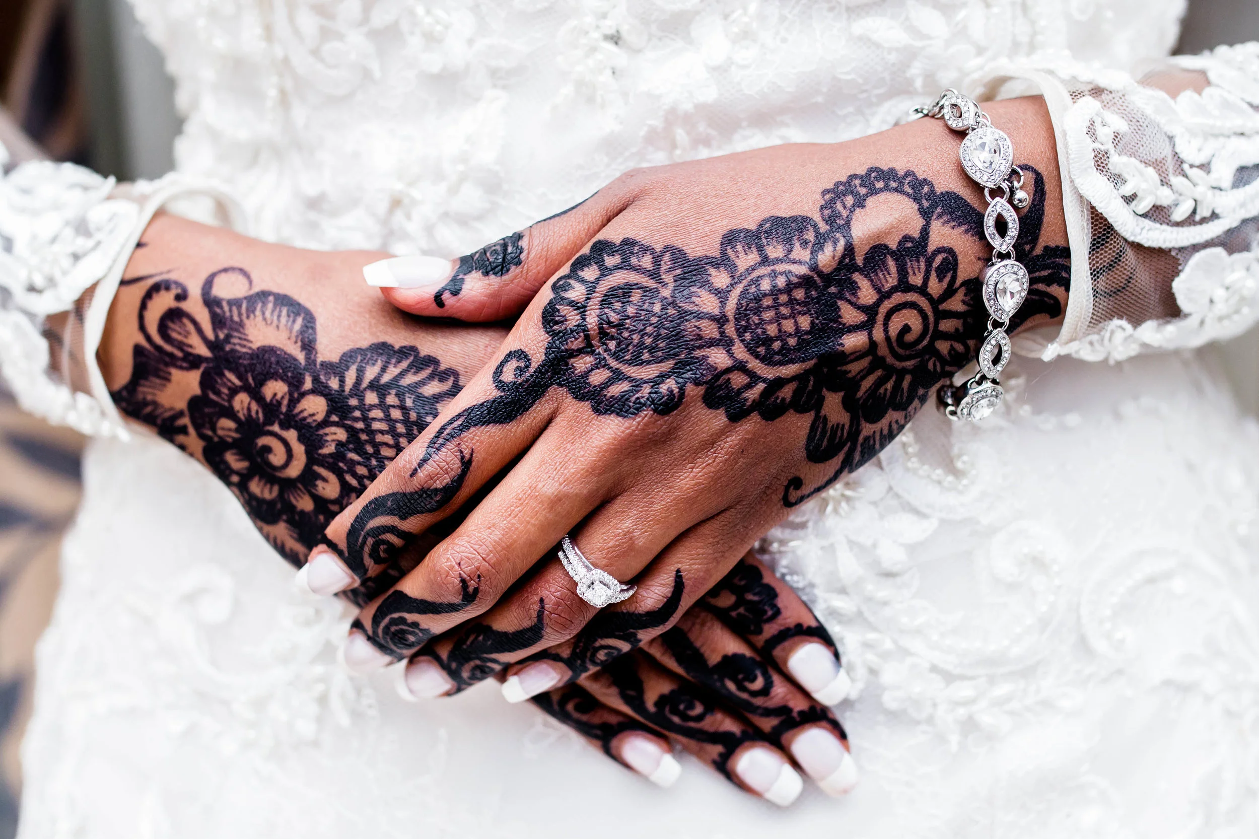Somali Wedding Toronto Details Muslim Ethiopian Eritrean Tanzanian Toronto Ontario Royal King Banquet Hall Munaluchi Bride Egyptian Henna Black Henna Bride Cultural Islamic Babylon Decor Karimah Gheddai Photography Zuhoor Design Bouquet