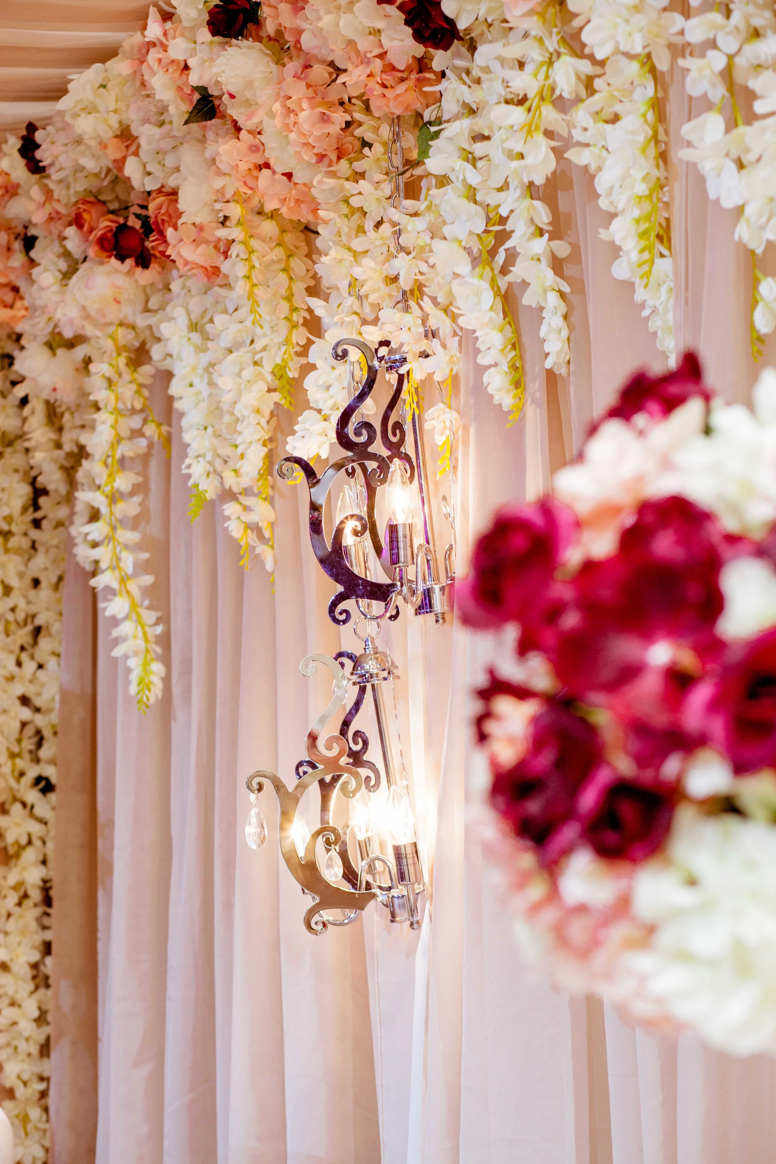 Scarborough Wedding 2018 Somali Eritrean Habesha African Abu Dhabi Maroon Blush Bouquet Scarborough Convention Centre Sultana's Wedding Decor Photographer wedding toronto dreamy Muslim Islamic Wedding bride UAE Ontario Canada Karimah Gheddai Photography Sultana's Wedding Decor Red Invitations Wedding Invites Veil details Dress Window Shoes Accessories Ideas Flowers Florals Roses International Wedding Photographer Destination Wedding Cupcake tower pink Centrepieces Gold White hydrangeas