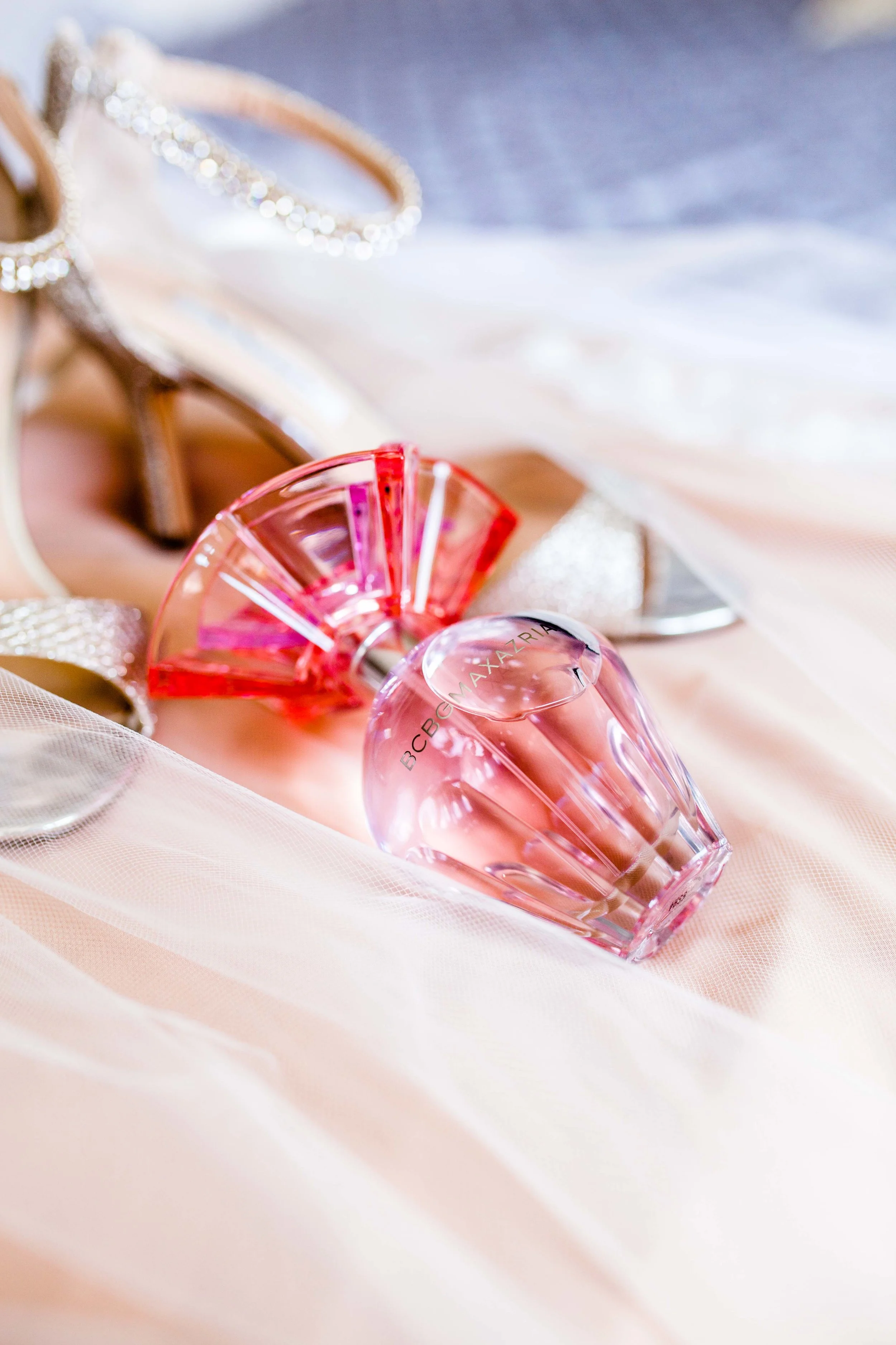 Scarborough Wedding 2018 Somali Eritrean Habesha African Abu Dhabi Maroon Blush Bouquet Scarborough Convention Centre Sultana's Wedding Decor Photographer wedding toronto dreamy Muslim Islamic Wedding bride UAE Ontario Canada Karimah Gheddai Photography Sultana's Wedding Decor Red Invitations Wedding Invites Veil details Perfume