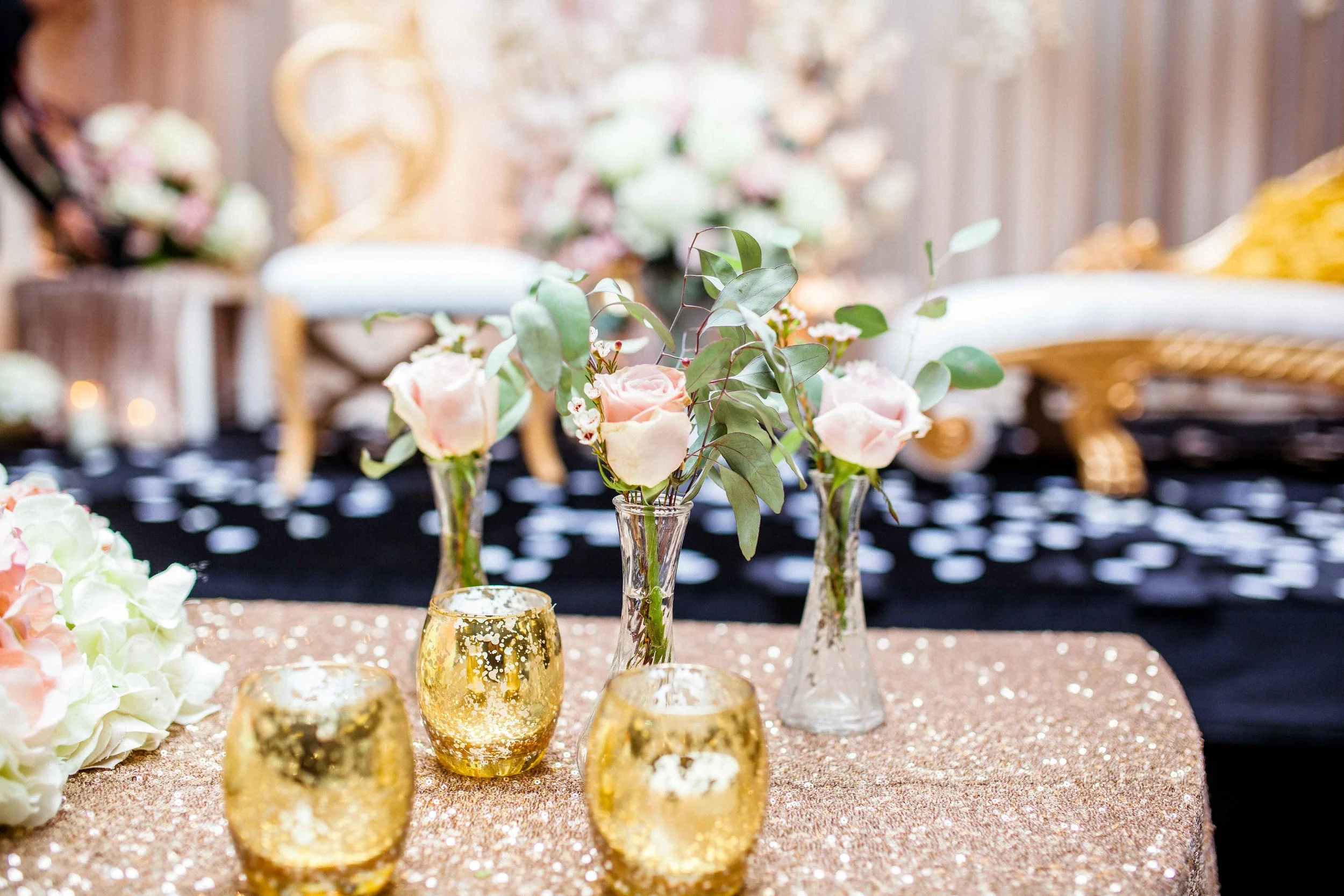 Wedding cake gold white karimah gheddai photography African Wedding Photographer Muslim Habesha Somali Pakistani Indian Sultana Wedding Decor Apollo Convention Centre Mississauga Ontario Luxury