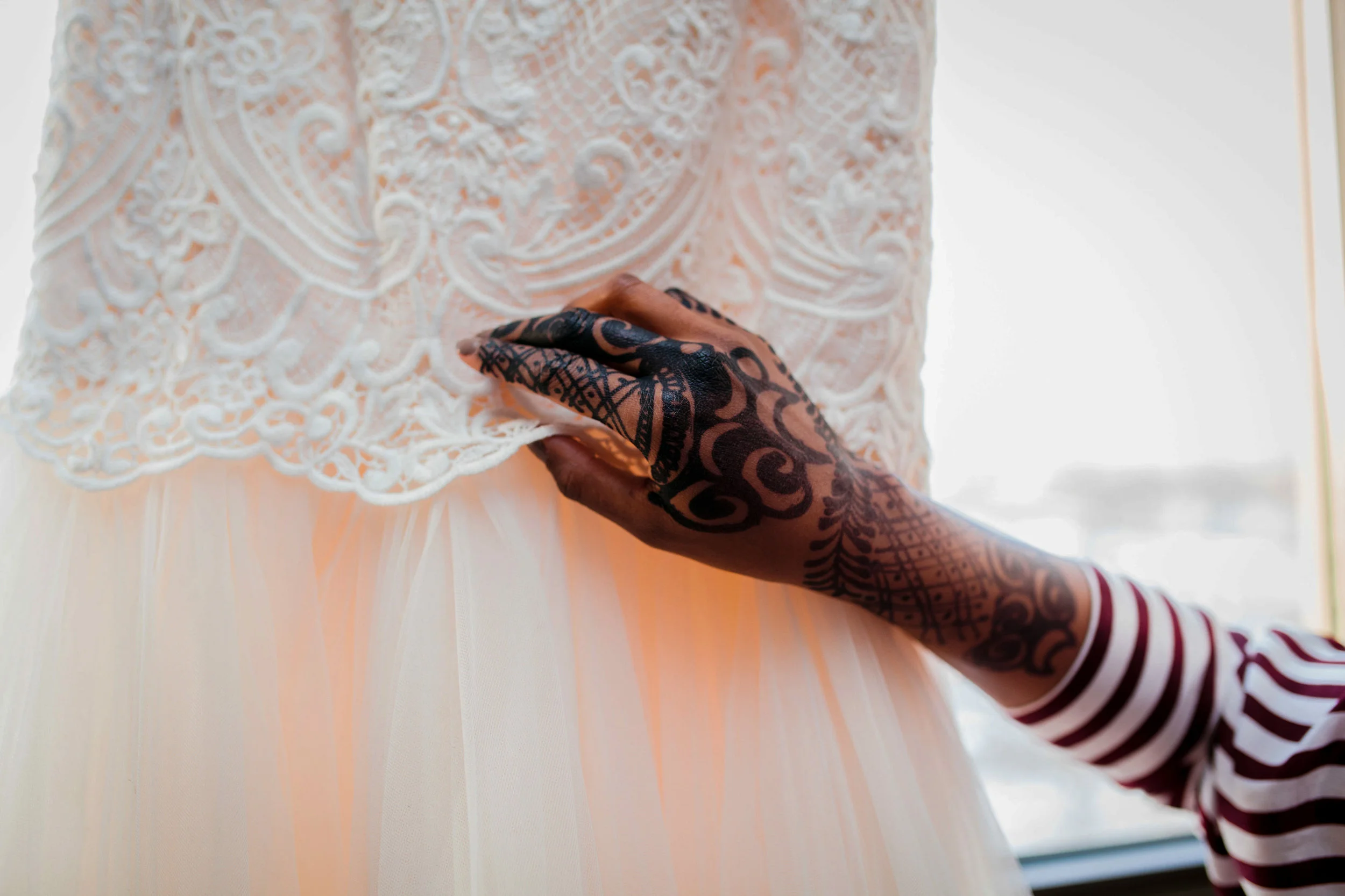 Toronto Wedding Photographer Glam Bright Photos Somali Weddings Habesha Eritrean Indian Kenyan Muslim Arab Ontario Ottawa Munaluchi Bride Karimah Gheddai Photography Eritrean Ethiopian International Destination Verdi Convention Airy Natural Light necklace bridal shoes Etobicoke pink African Pakistani