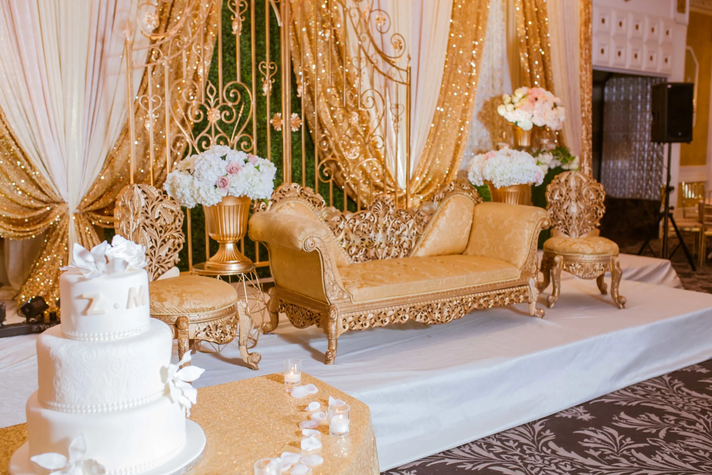 Toronto Wedding Photographer Glam Bright Photos Somali Weddings Habesha Eritrean Indian Kenyan Muslim Arab Ontario Ottawa Munaluchi Bride Karimah Gheddai Photography Eritrean Ethiopian International Destination Verdi Convention Airy necklace bridal shoes Etobicoke pink African Pakistani Golden Gold decor