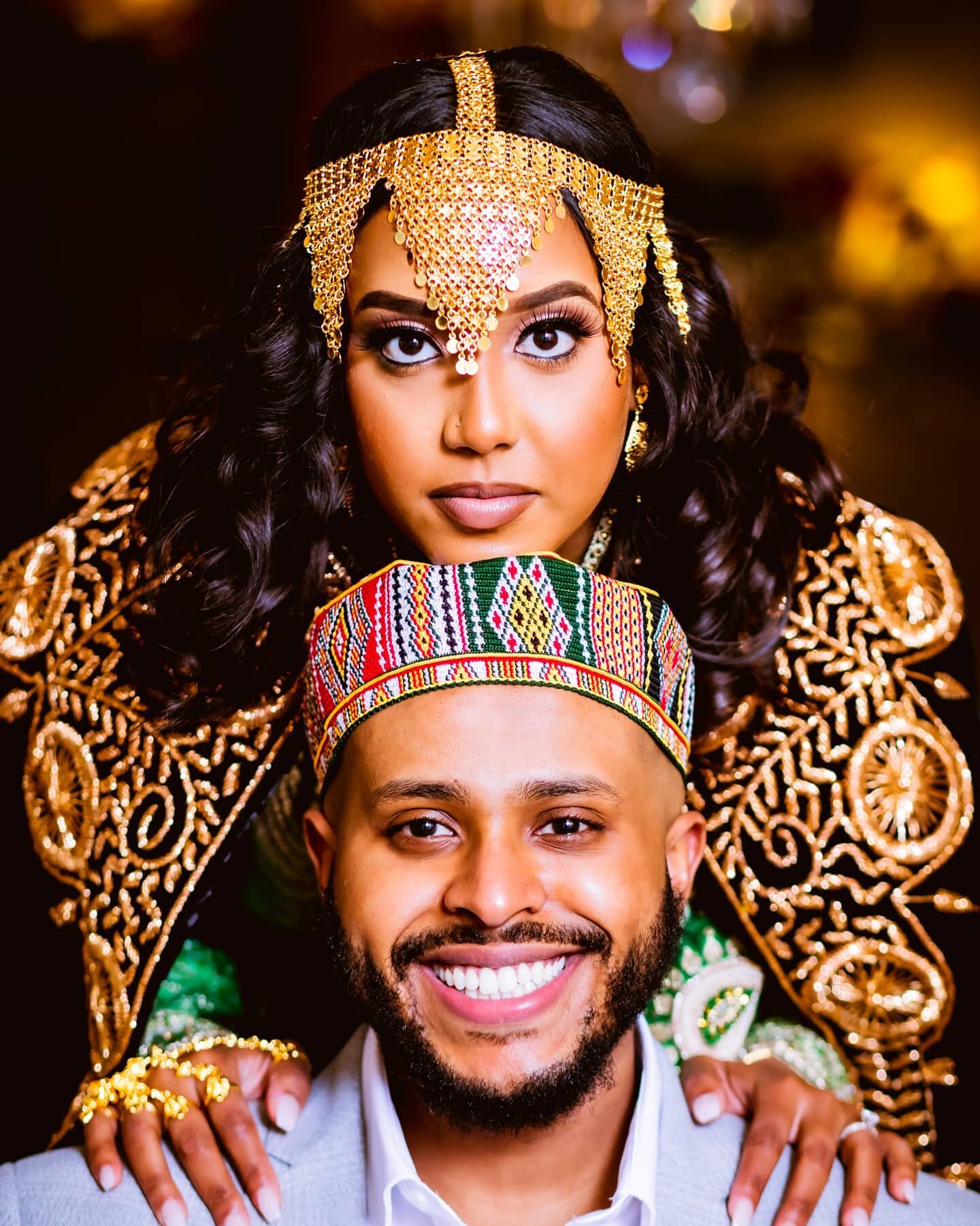 Happy Weekend to all you amazing Queens and Kings! I hope you all get to soak in the beautiful sun and fresh spring air! Just sharing this stunning image from Yasmin and Omar's e-shoot! Truly a royal couple! This is one of my favorite images. I loved