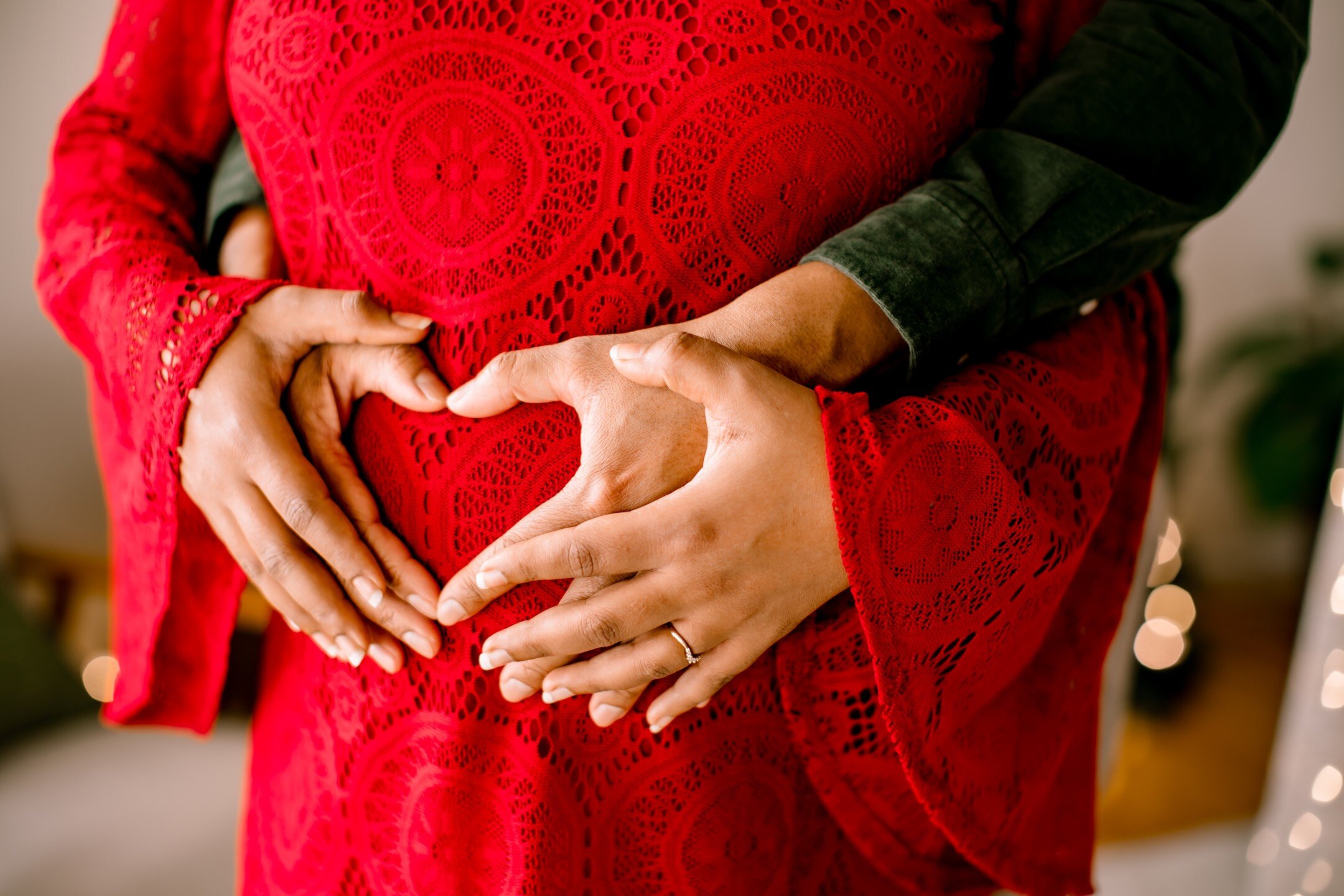 An in home maternity session with one of my favourite wedding clients! Congratulations to the couple on the addition to their family!
Interested in a maternity session! I offer that too! 

Pricing can be found at:
www.karimahgheddai.com/pf-pricing

#