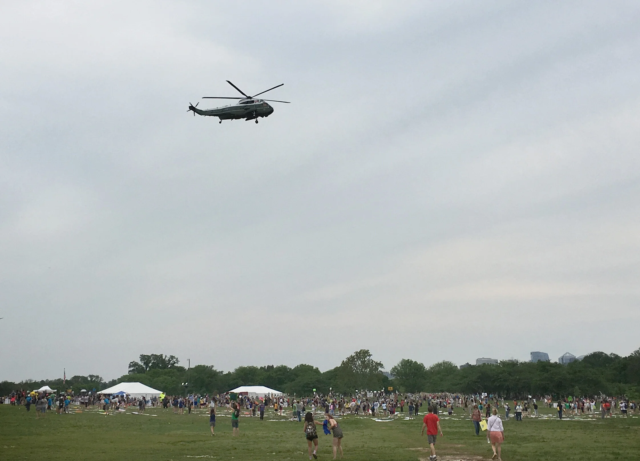 7_Trump_Marine_One_Flyover.jpg