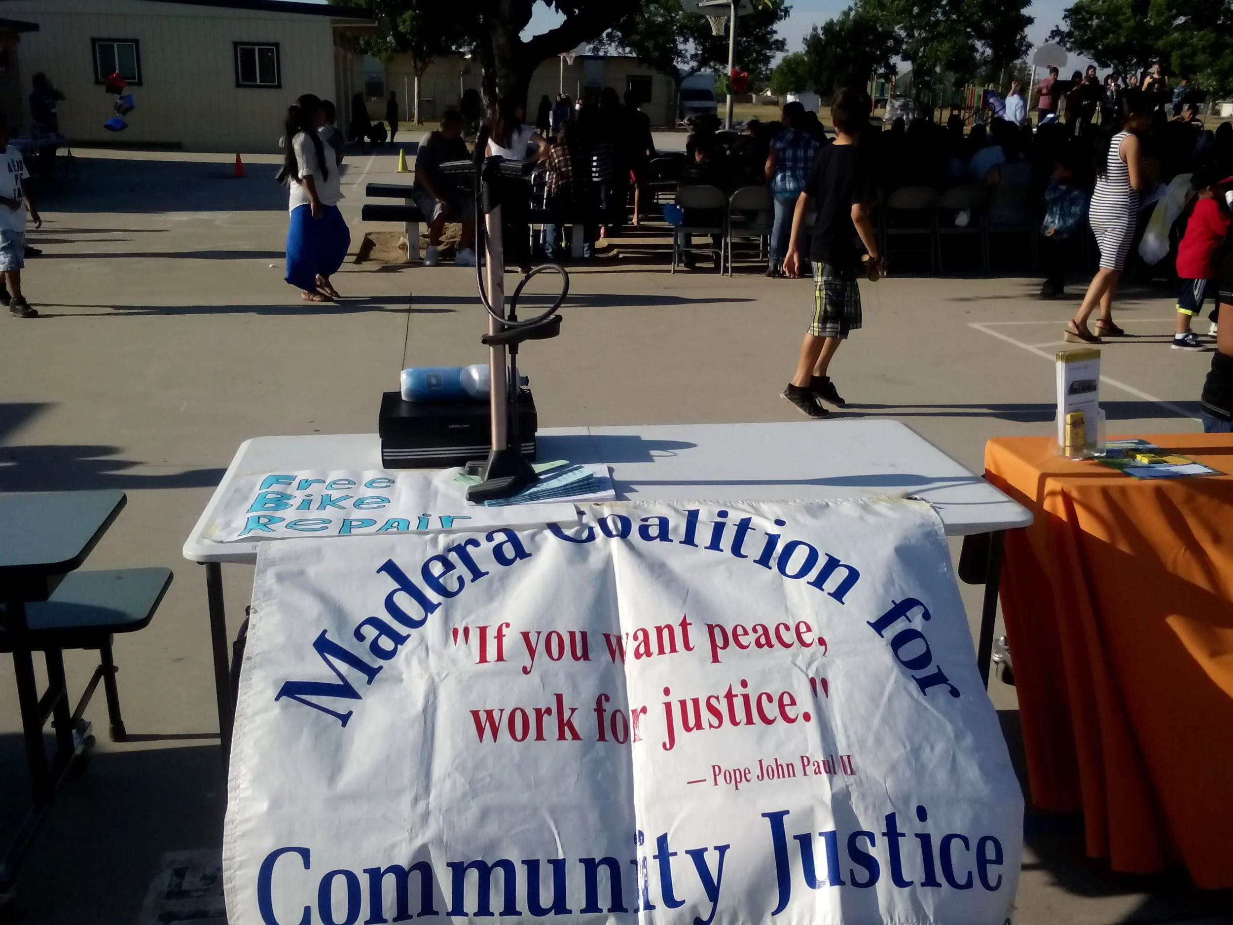 To celebrate National Bike Month in May, a series of free bike repair clinics are happening around the community of eastern Madera. The first was held on May 13th at Sierra Vista Elementary. It was combined with their Back to School Night event. MCCJ set up an information table, where we held a bike repair clinic open to the public, and distributed bike safety and event promotion flyers.