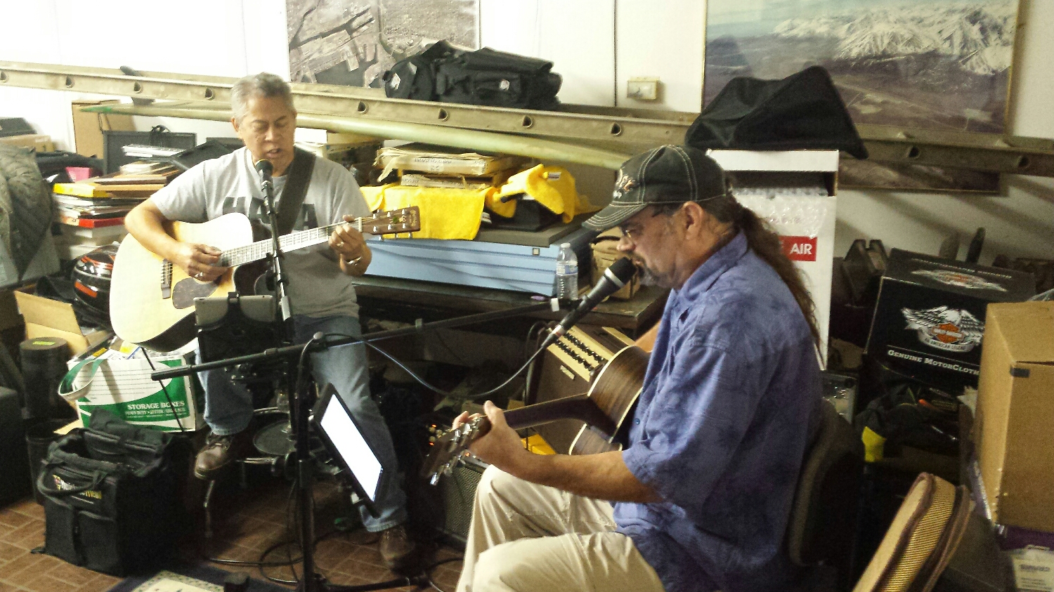  pcikin' away the in the pickers paradise hanger" with jay and ken hellebert