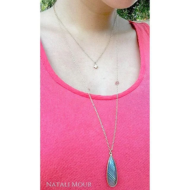 &bull;STACKABLES&bull;
Look how pretty this looks together! This combo includes a 16&quot; four petal necklace and a 24&quot; Labradorite necklace. Both of them available on my website 🔝

Have a beautiful day everyone! 
#natalimour #handmade #handma