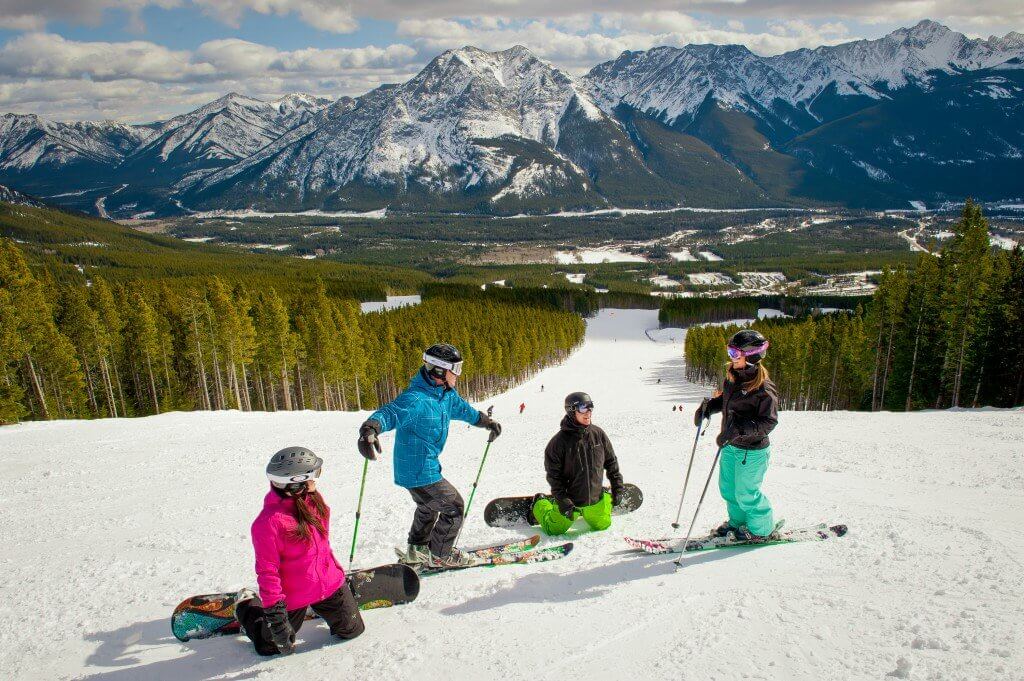 Skiing-at-Nakiska-2-1024x6810.jpg