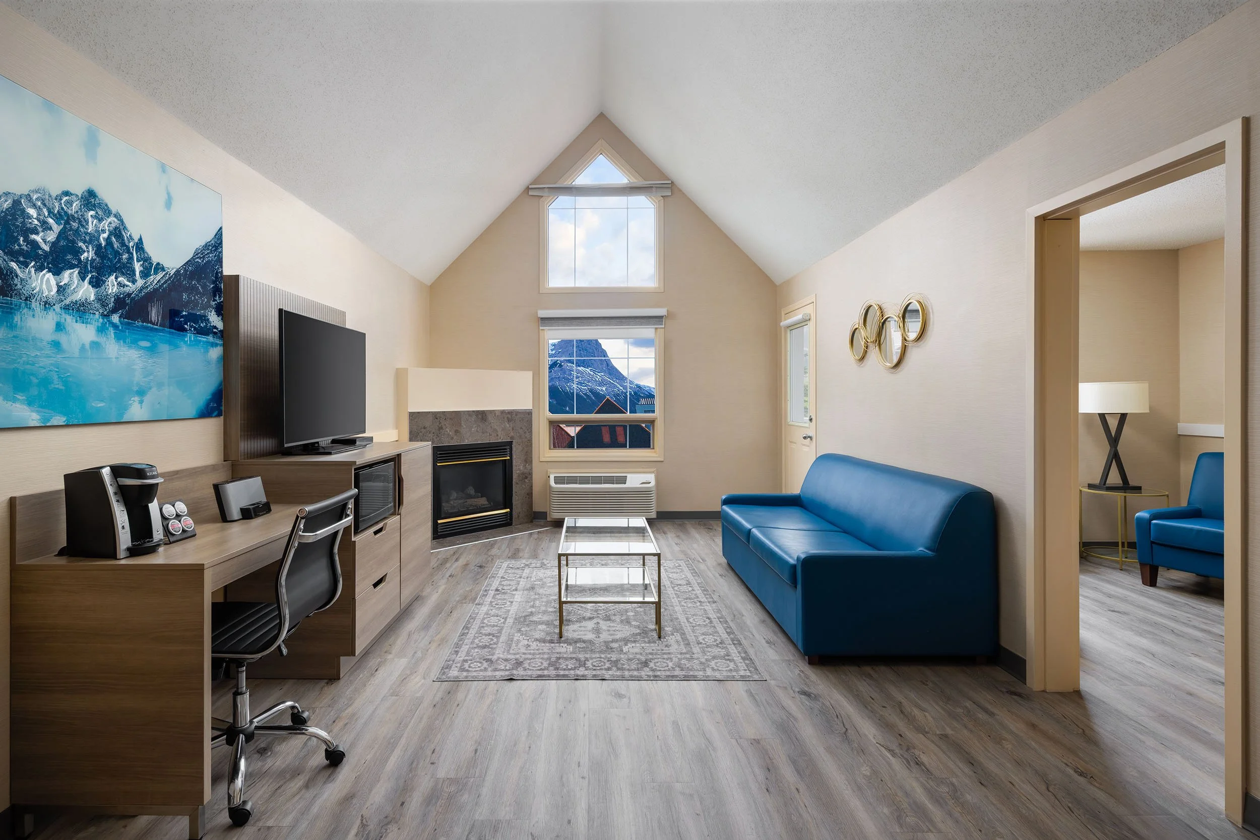 Bellstar-Annex-KING-SUITE-LIVING-Room294.jpg