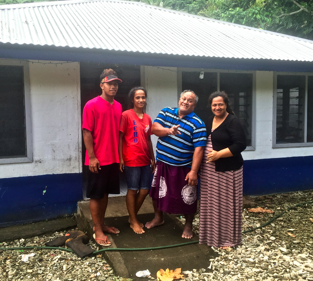 Egypt, his girlfriend, Sakalia and Linda (Sakalia and Ema's daughter)