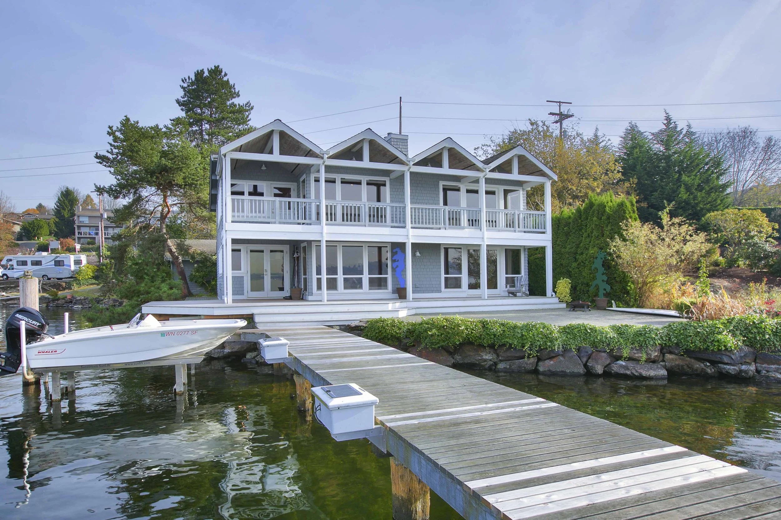 Eastlake abode on Lake Washington waterfront.JPG
