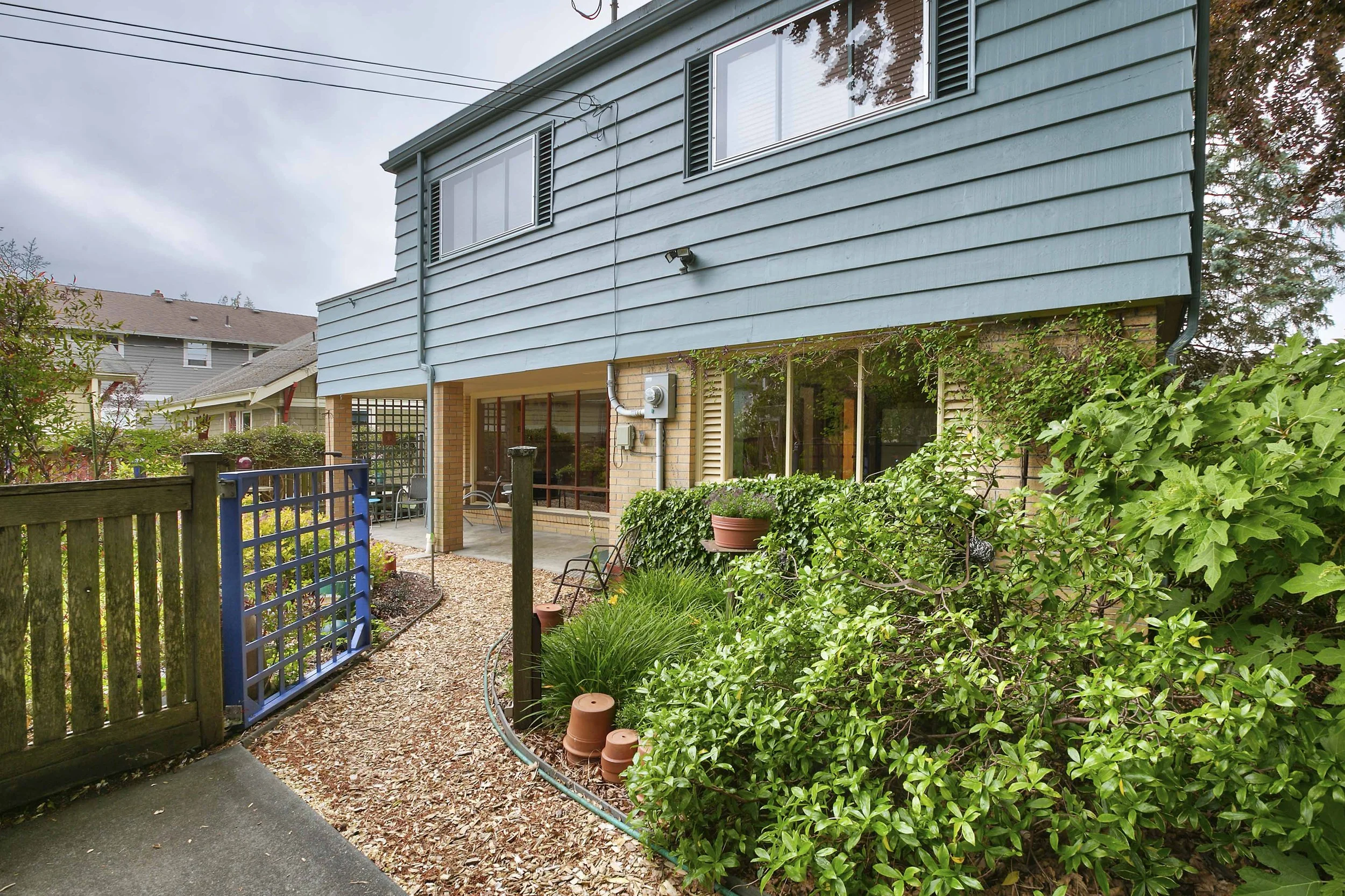 Frank Lylod Wright custom midcentury modern.JPG