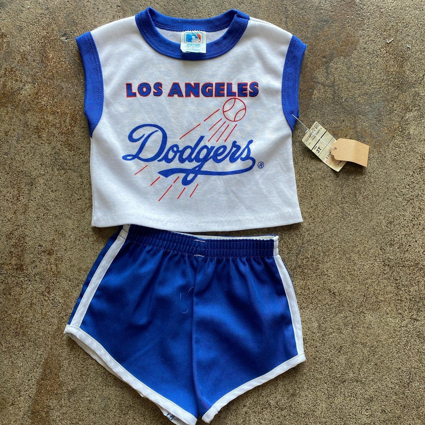 Go Dodgers! This dead stock 3t outfit went to a good home today 💕⚾️